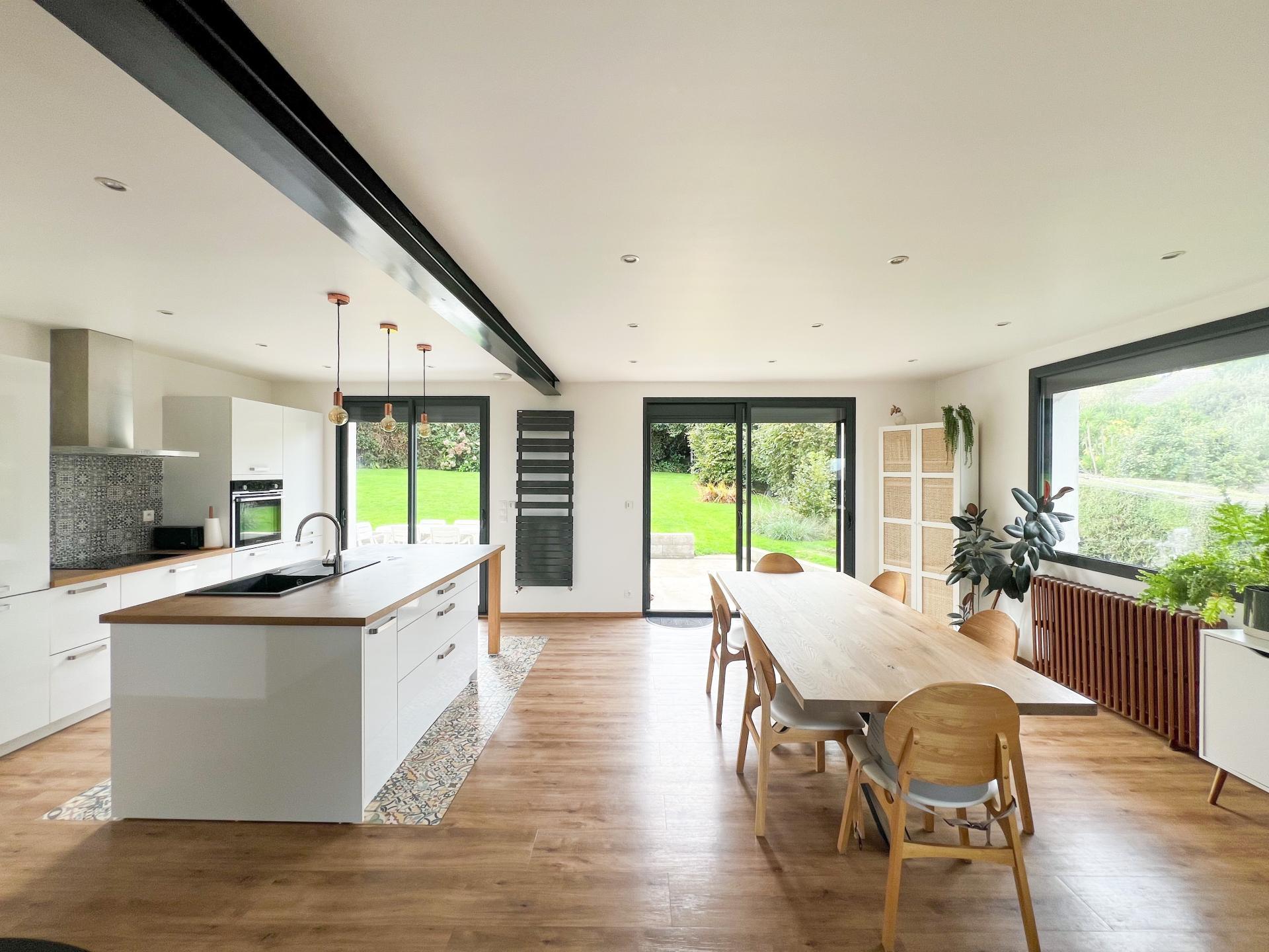 Miniature photo - 2 / 17