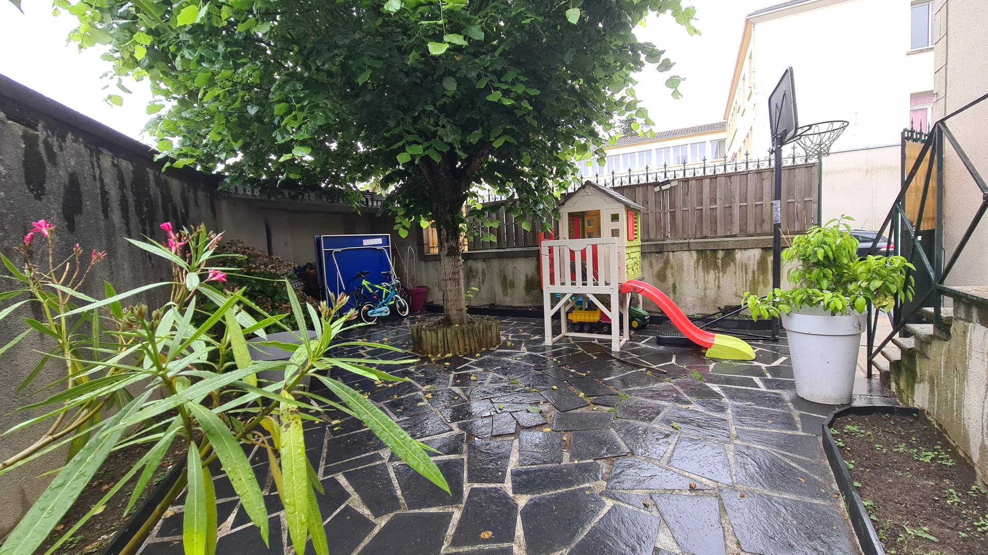 Miniature photo - 15 / 16