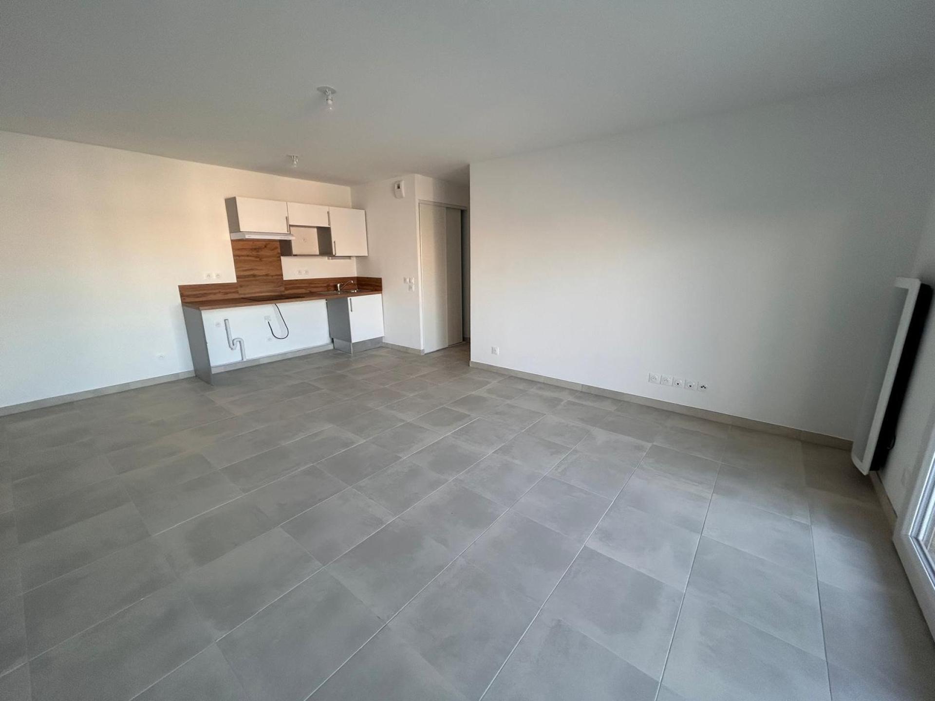 Miniature photo - 2 / 8