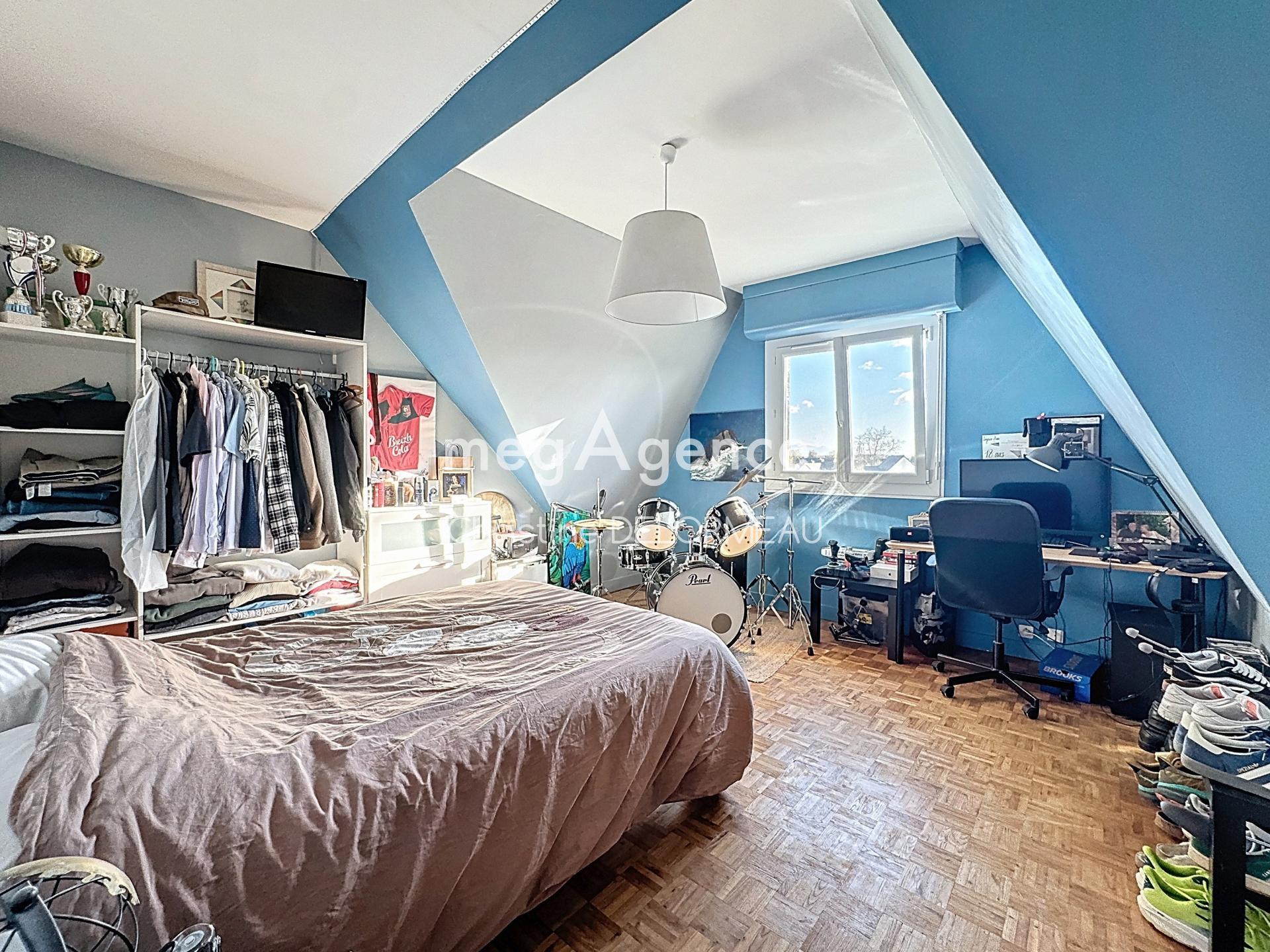 Miniature photo - 12 / 16