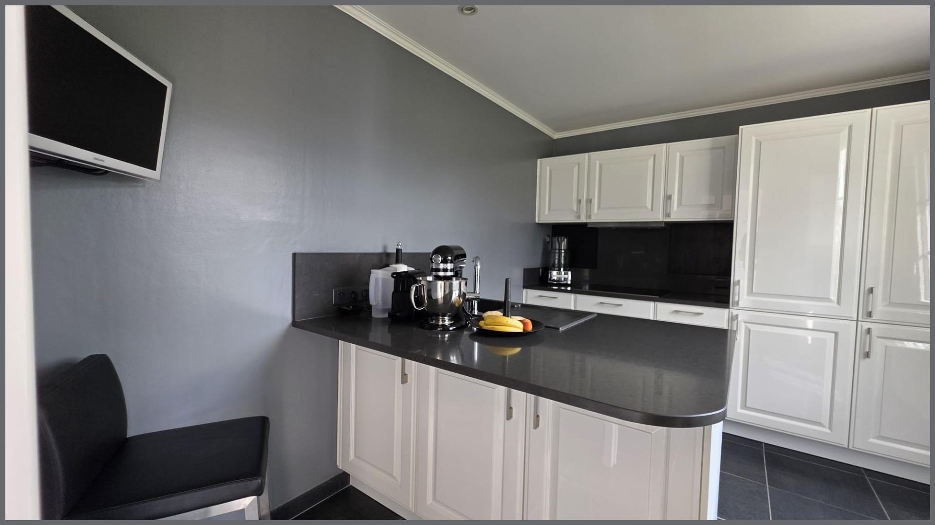 Miniature photo - 5 / 10