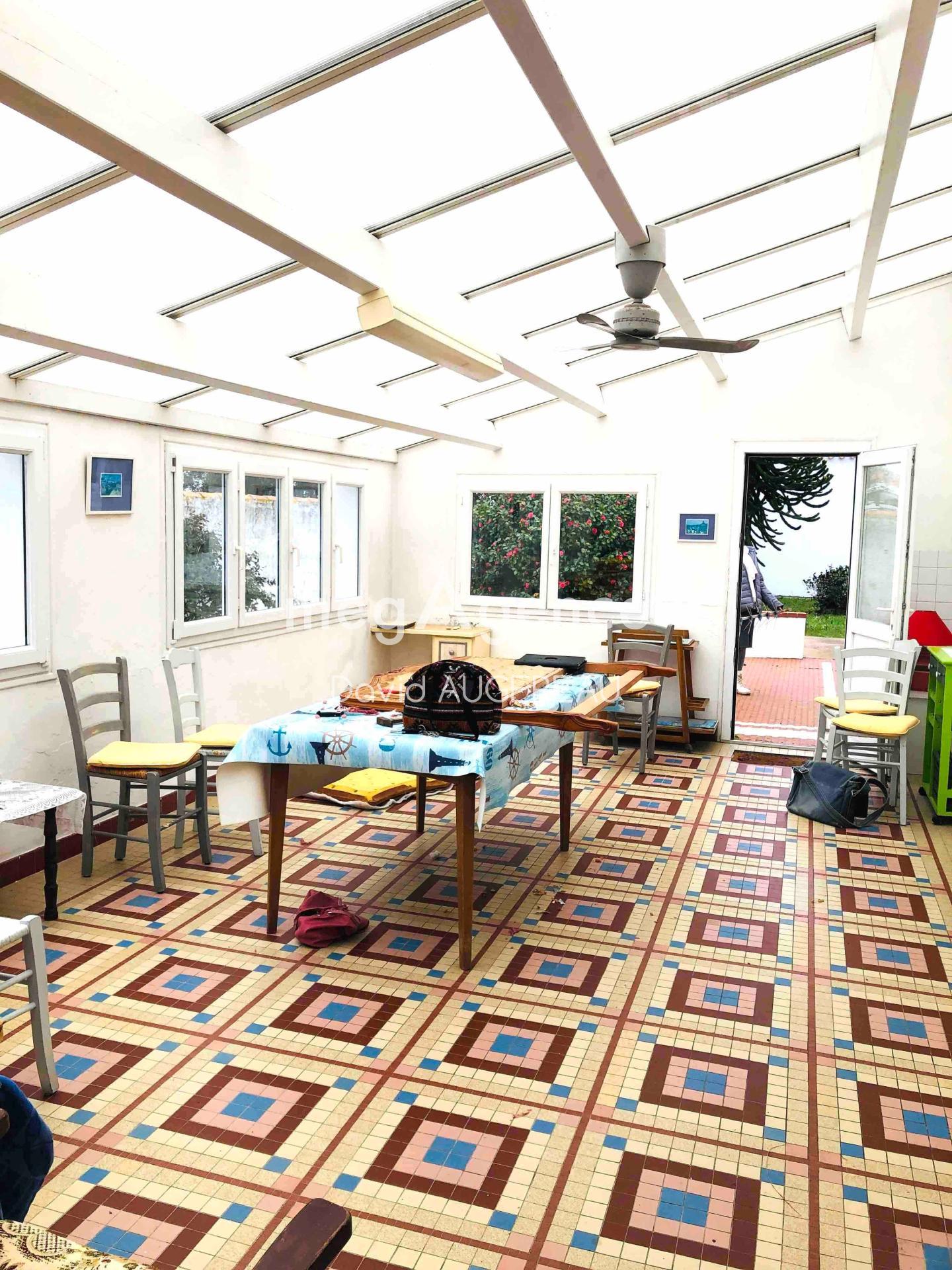 Miniature photo - 5 / 10