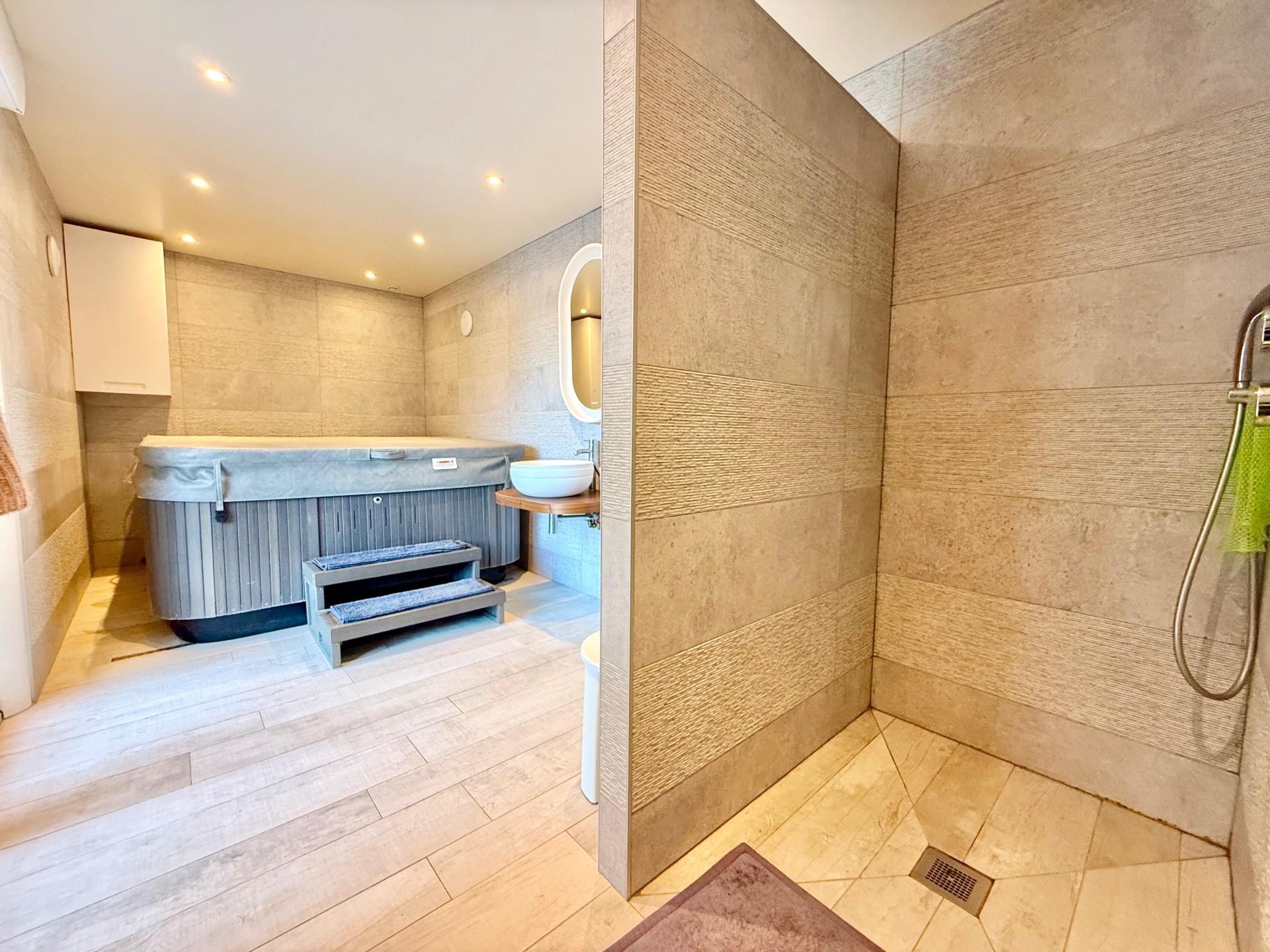 Miniature photo - 13 / 18