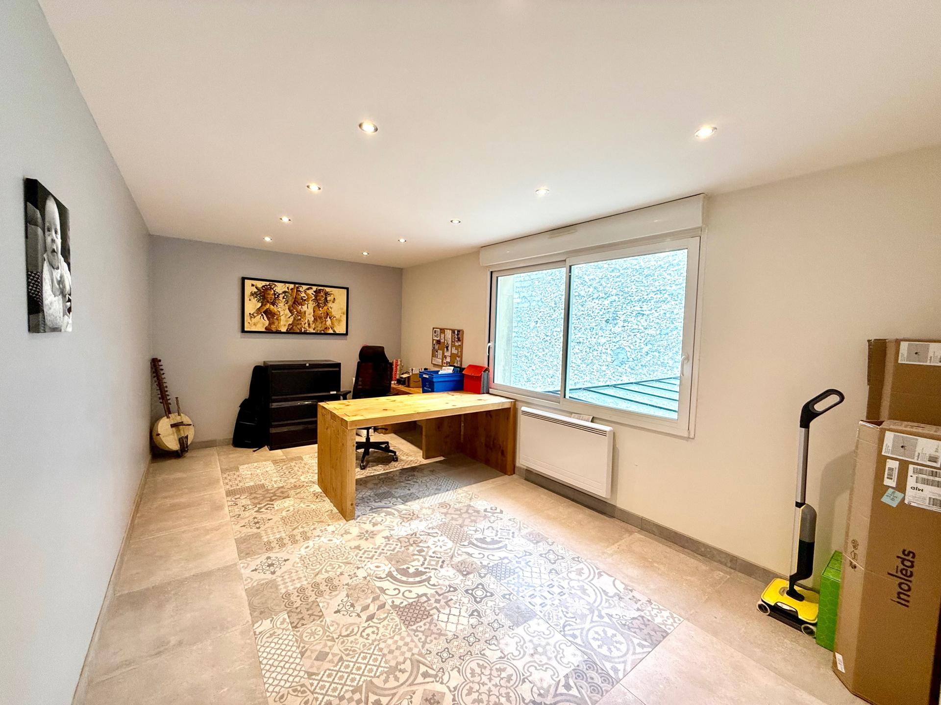 Miniature photo - 9 / 18