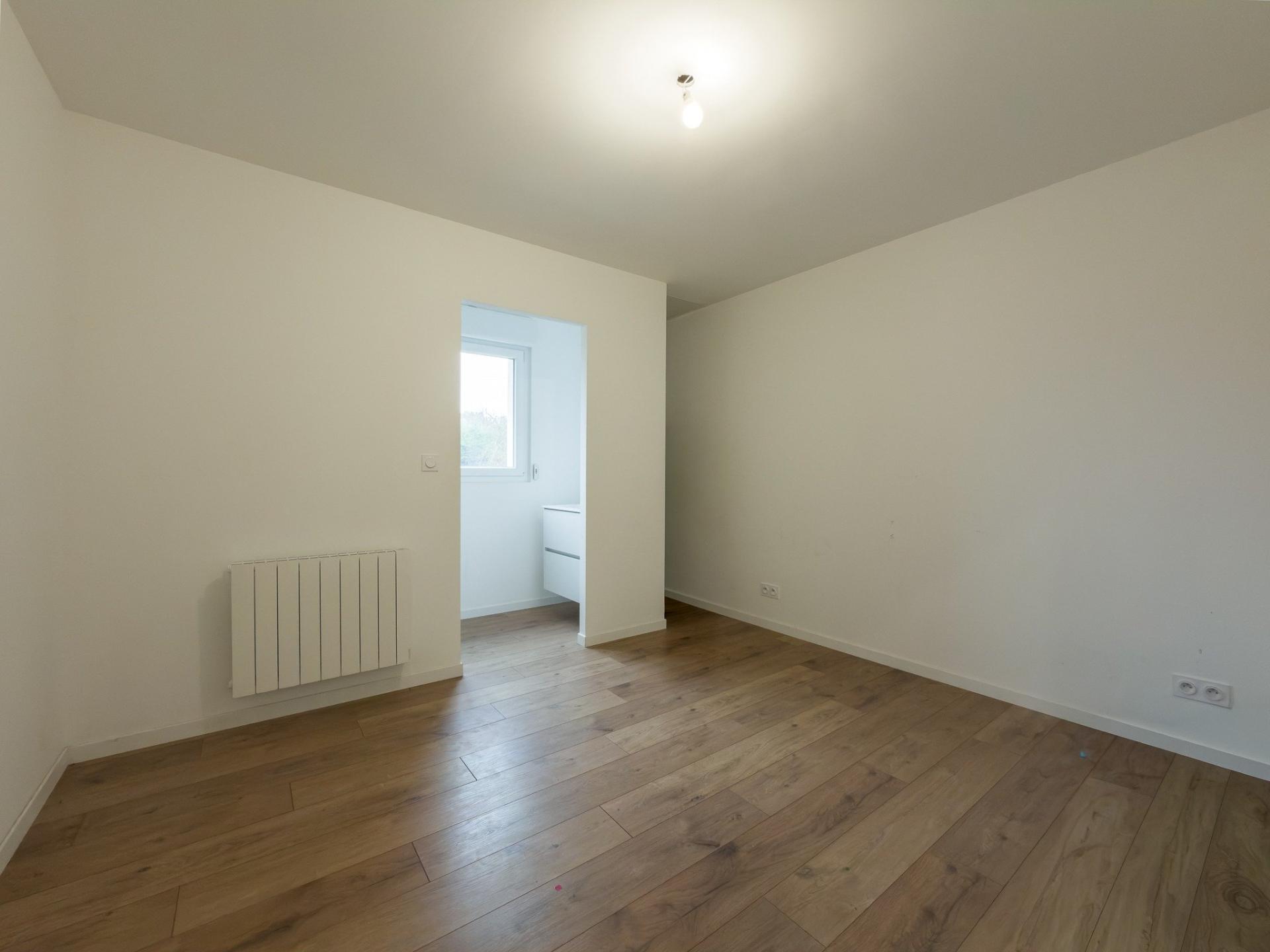 Miniature photo - 12 / 16