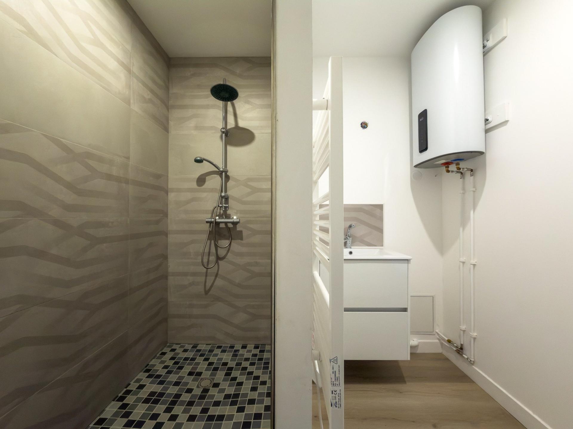 Miniature photo - 13 / 16