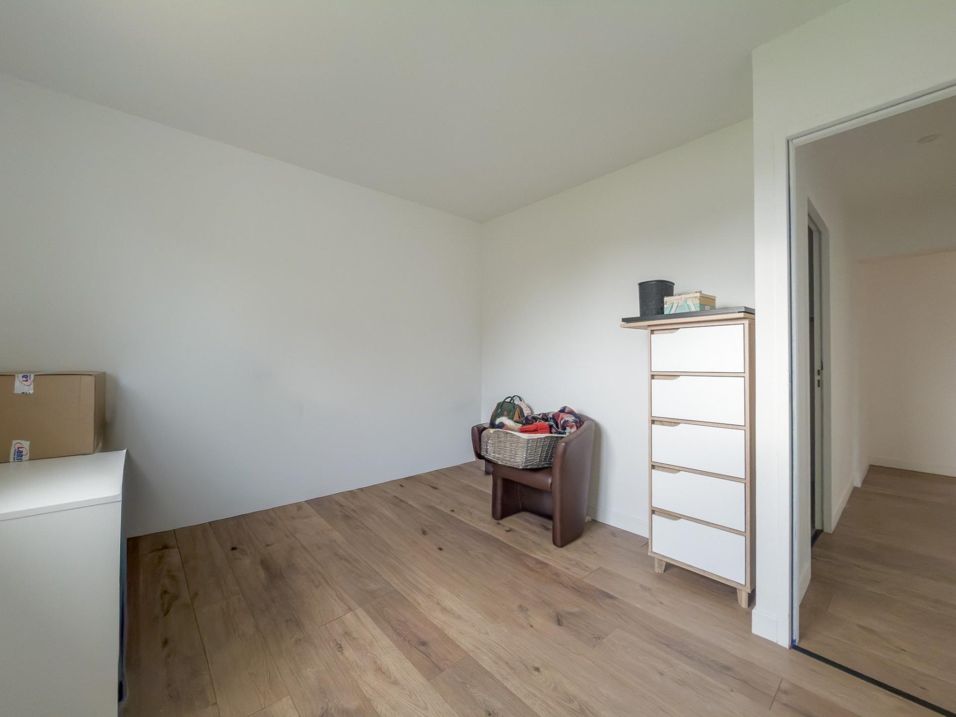 Miniature photo - 11 / 16