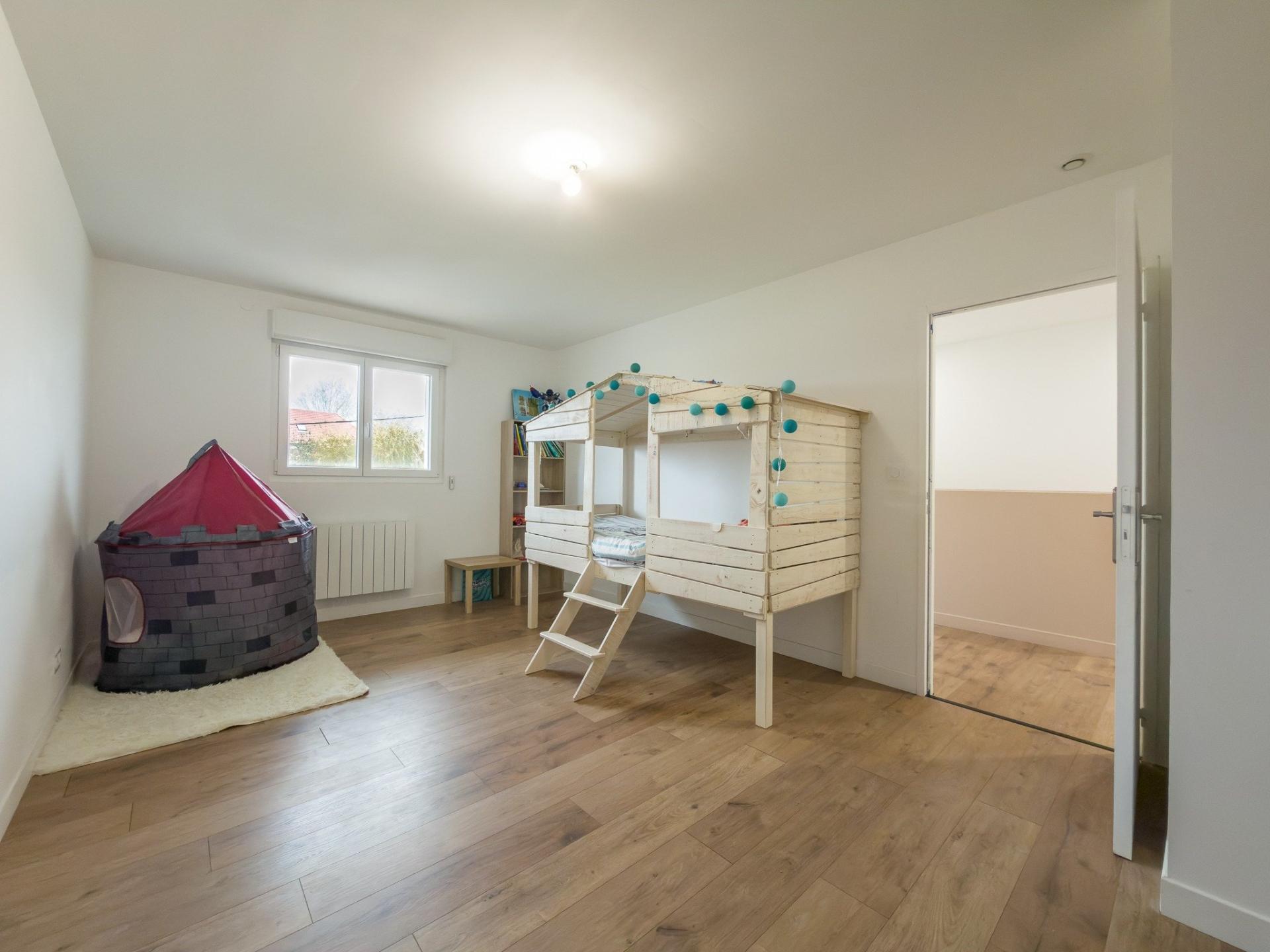 Miniature photo - 9 / 16