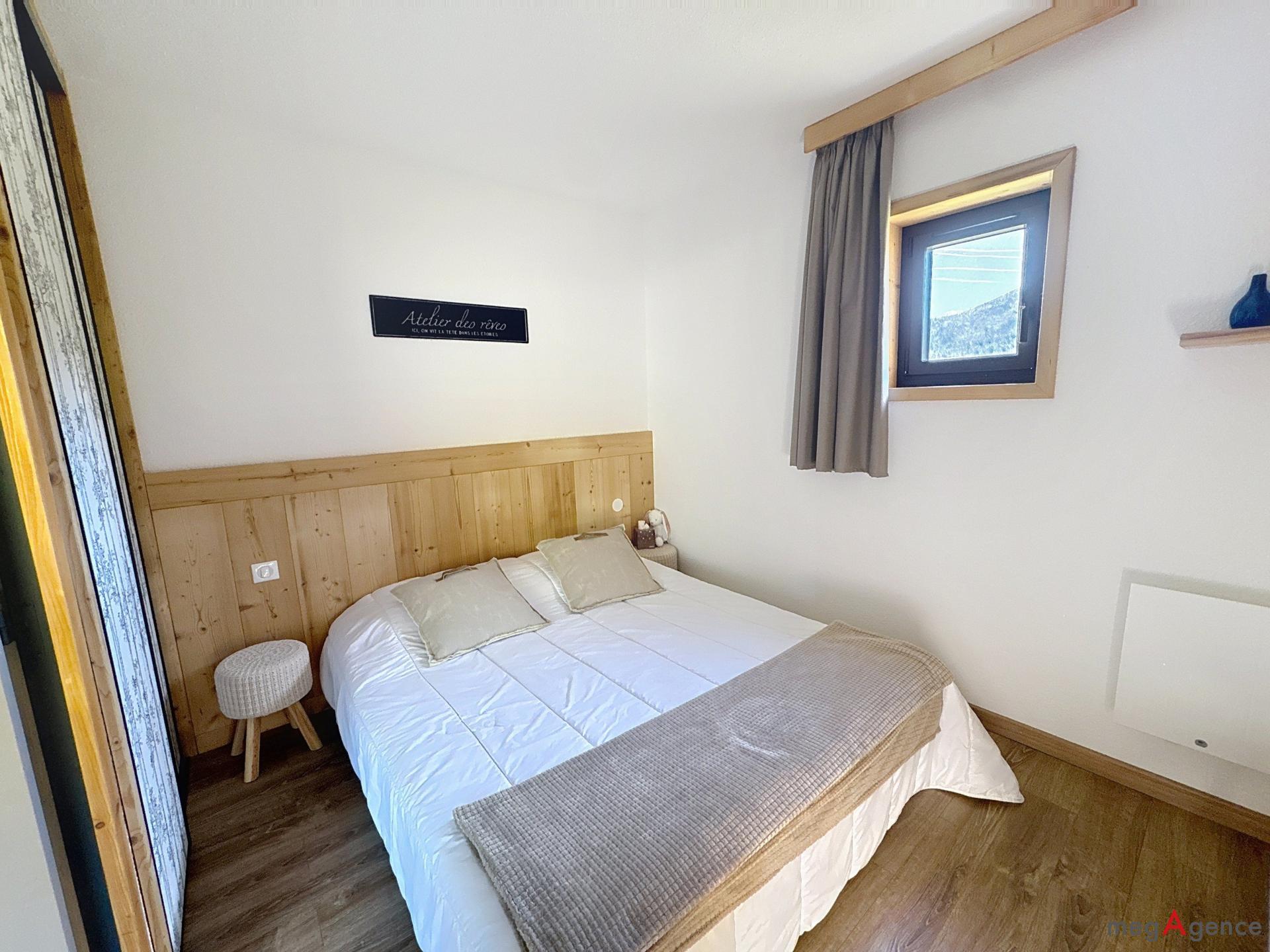 Miniature photo - 8 / 12