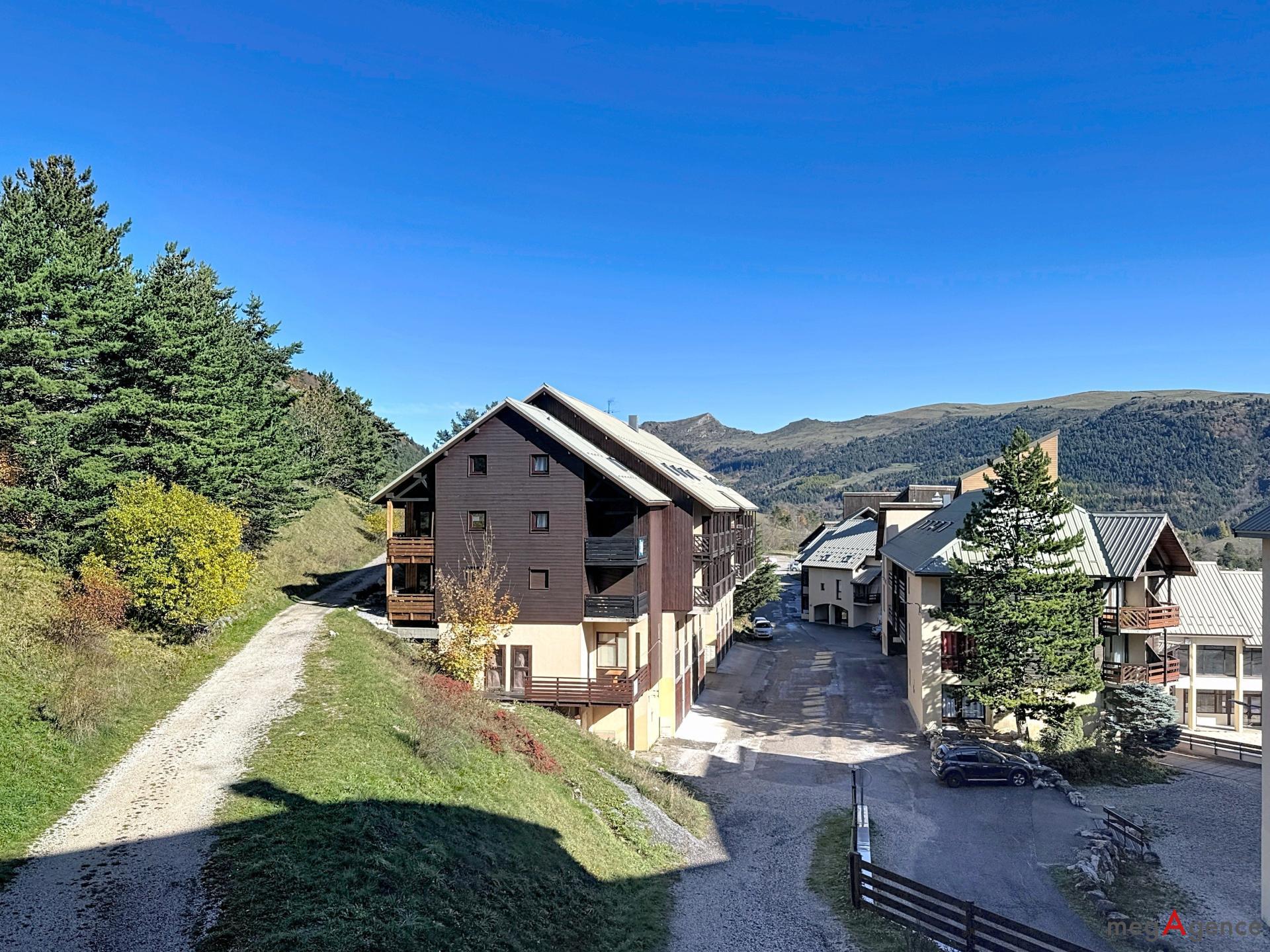 Miniature photo - 12 / 12