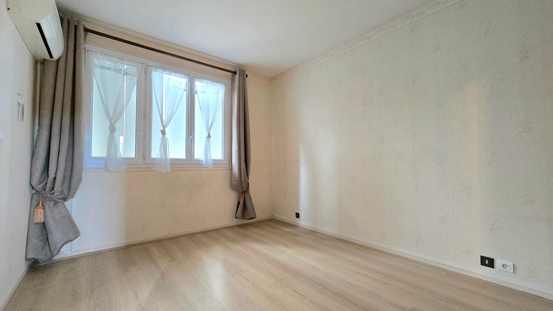 Miniature photo - 8 / 15