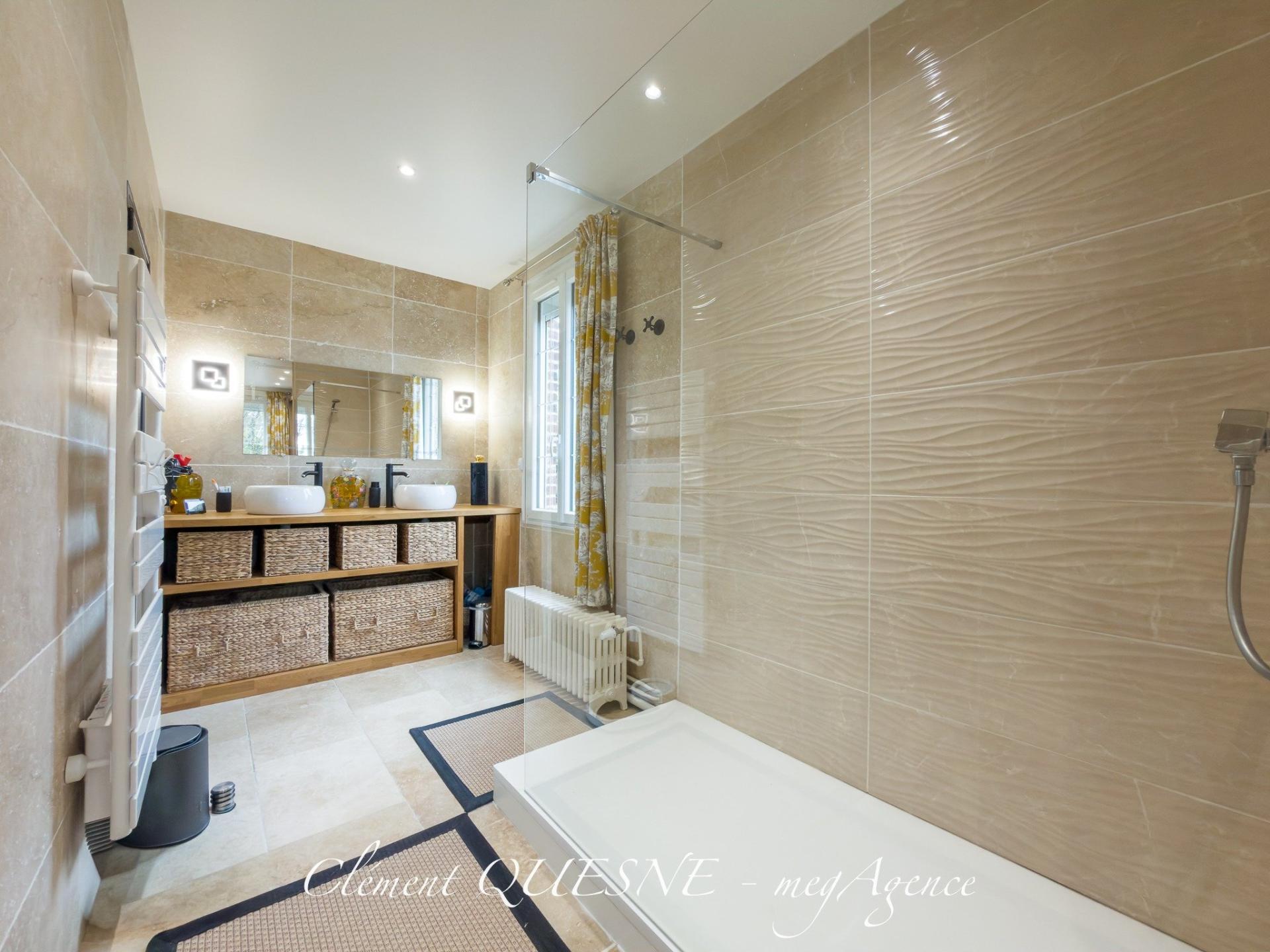 Miniature photo - 12 / 19