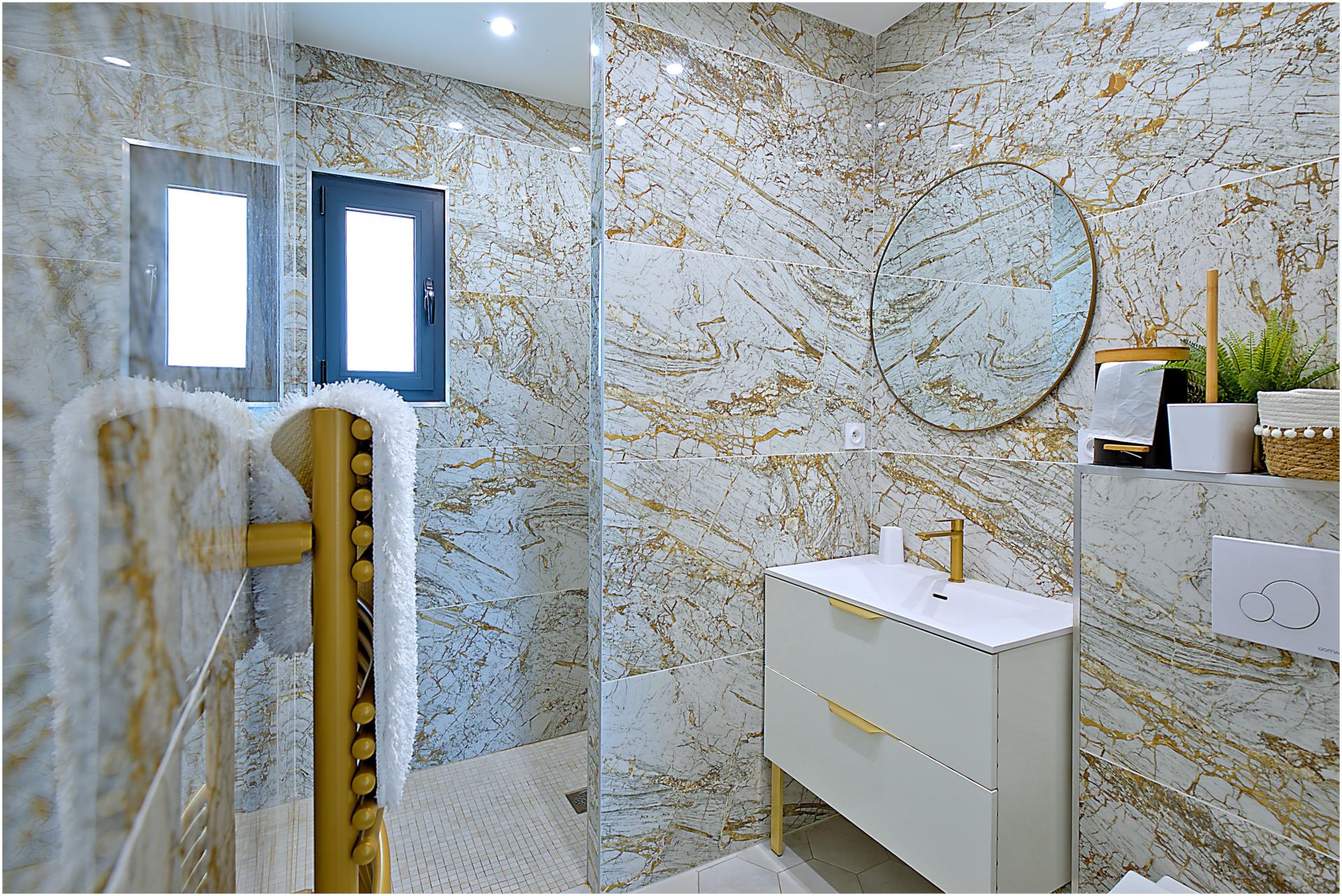 Miniature photo - 12 / 20