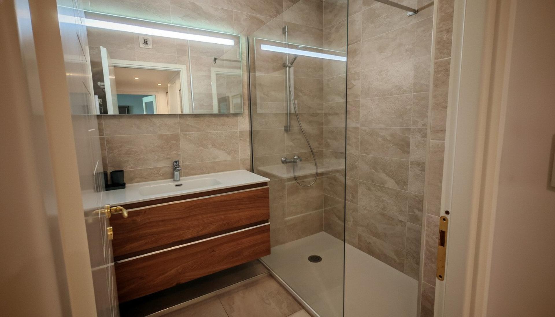 Miniature photo - 6 / 12