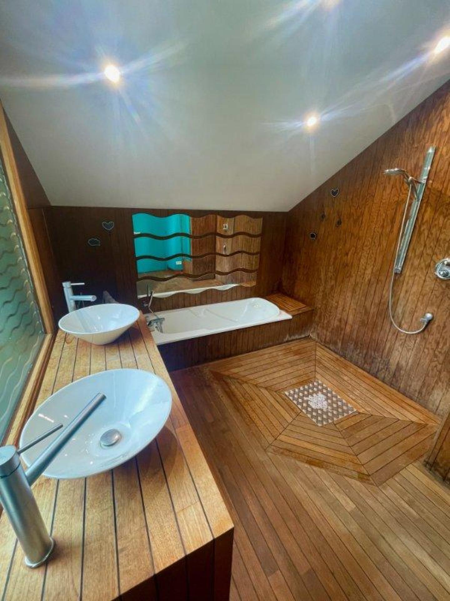 Miniature photo - 12 / 18