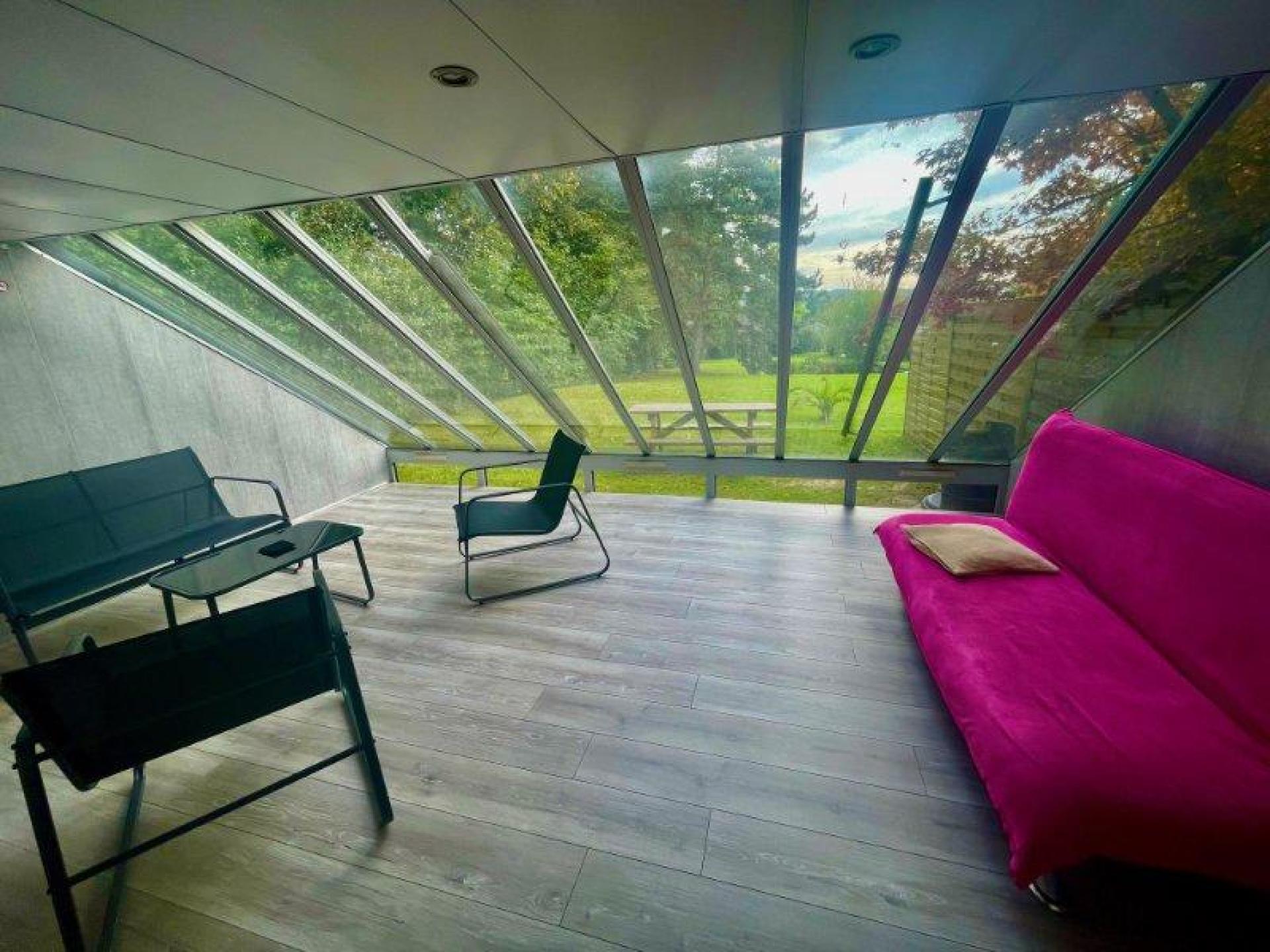 Miniature photo - 9 / 18