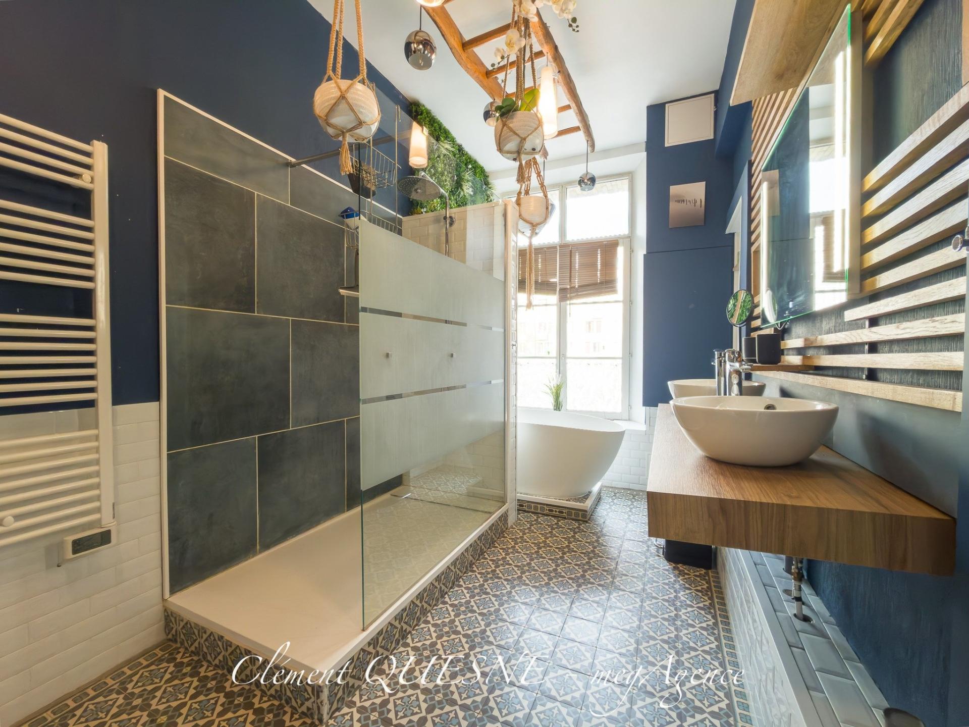 Miniature photo - 10 / 17