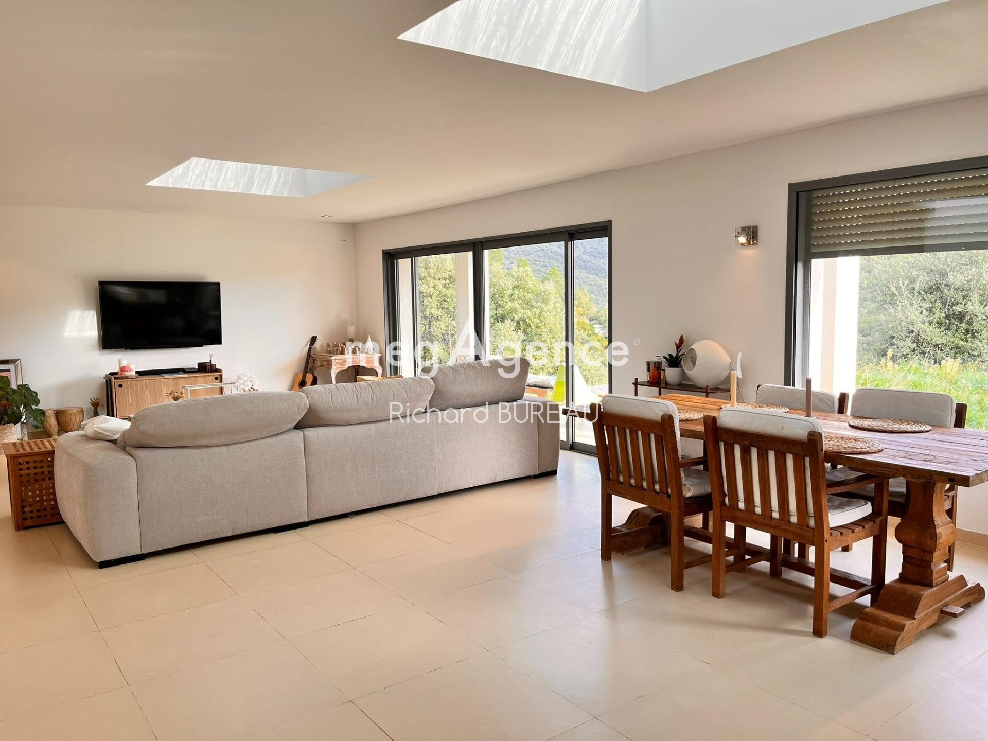 Miniature photo - 3 / 8