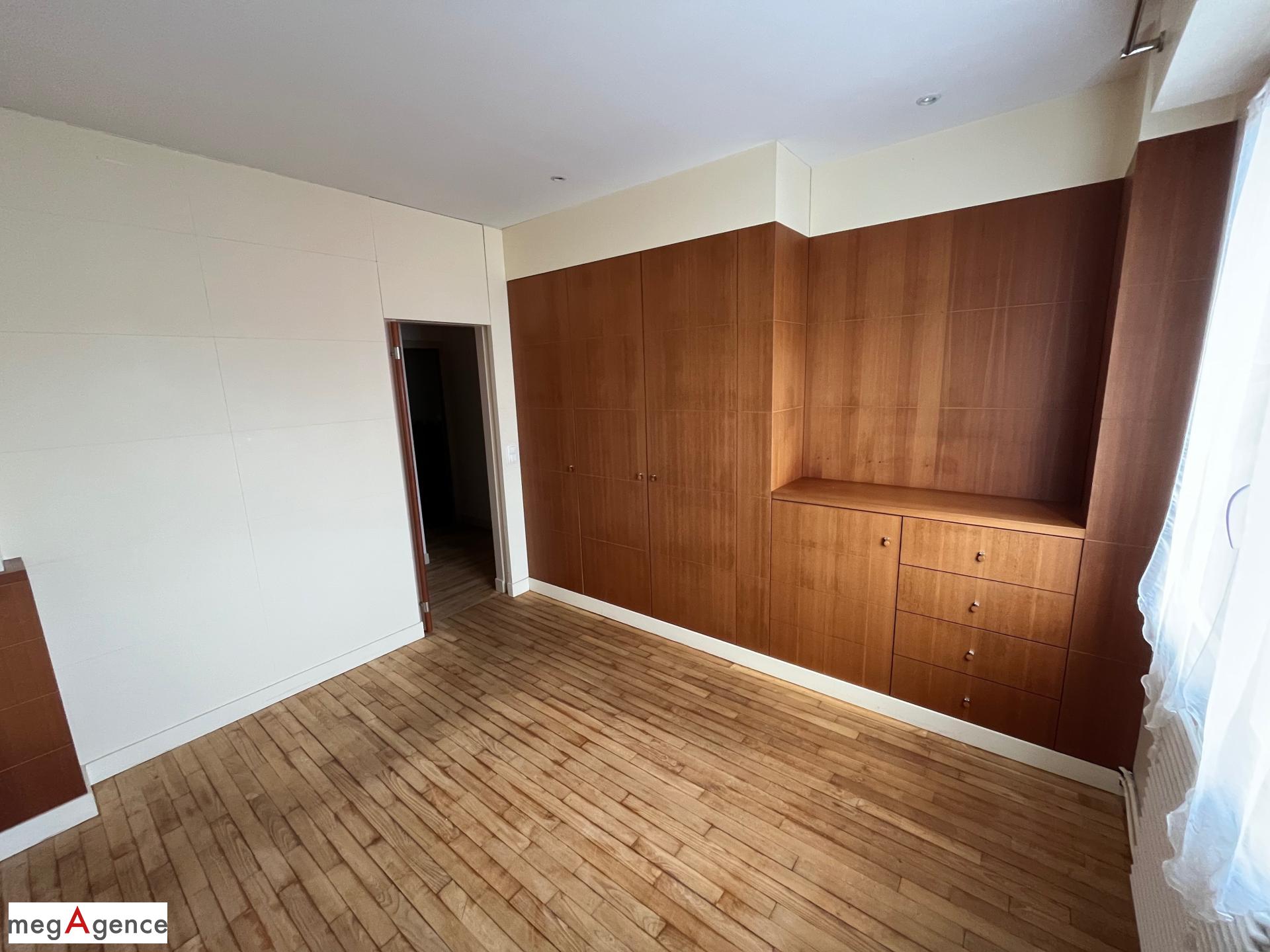 Miniature photo - 9 / 16