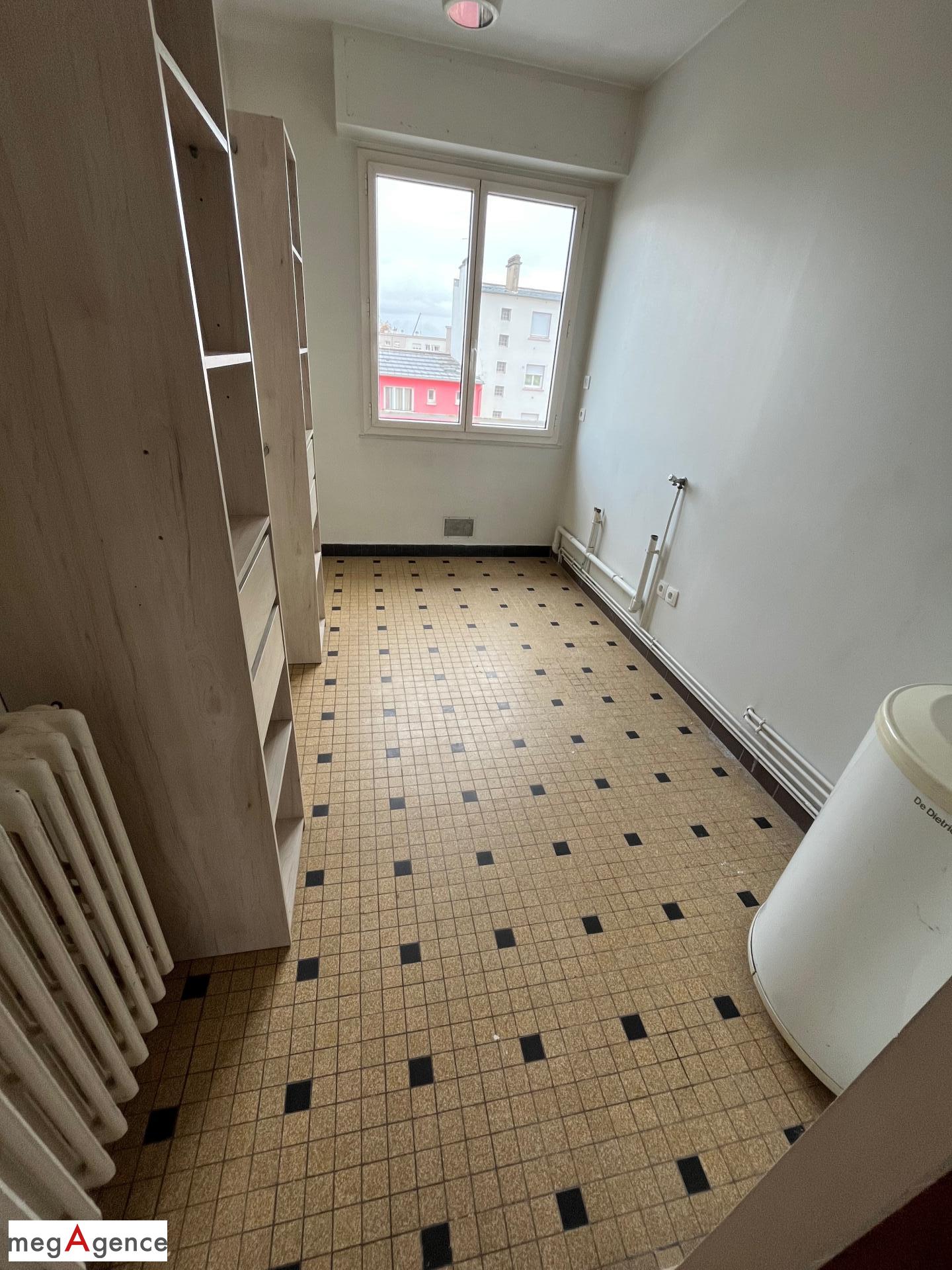 Miniature photo - 15 / 16