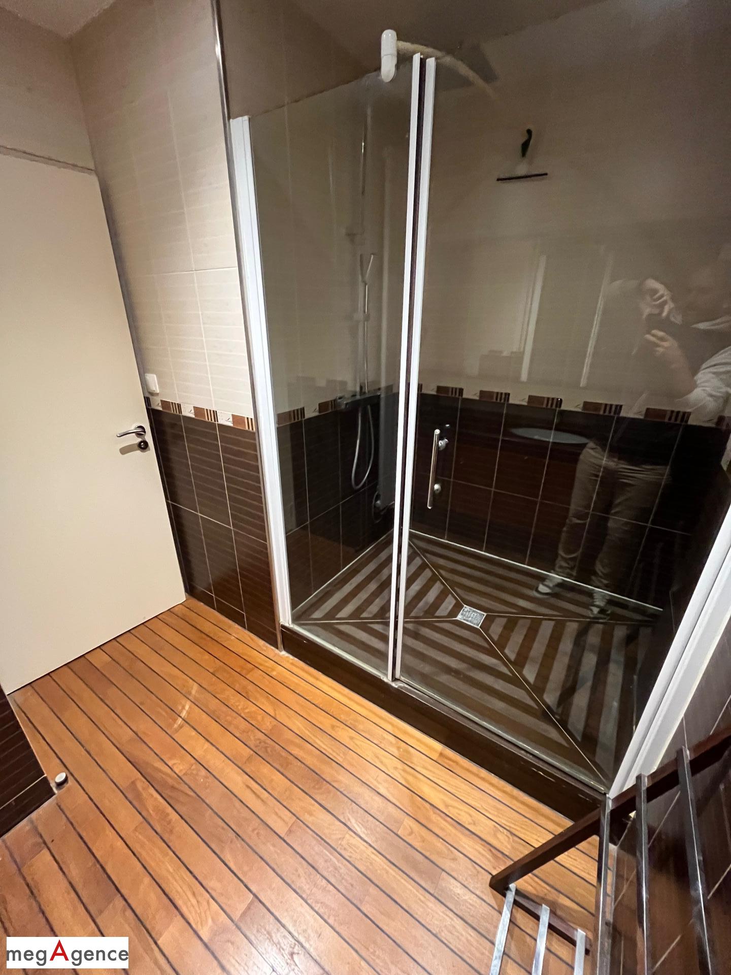 Miniature photo - 16 / 16