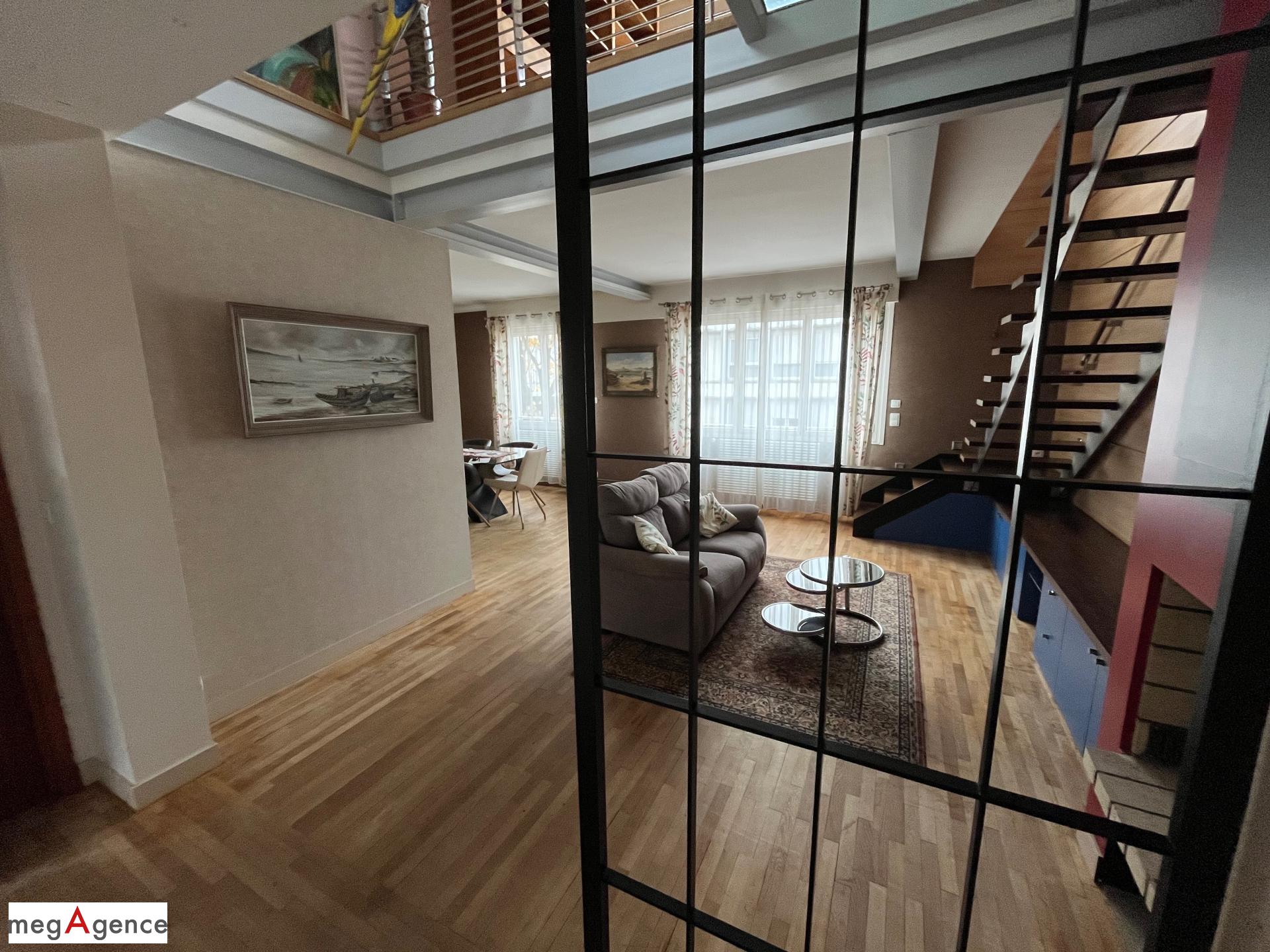 Miniature photo - 2 / 16