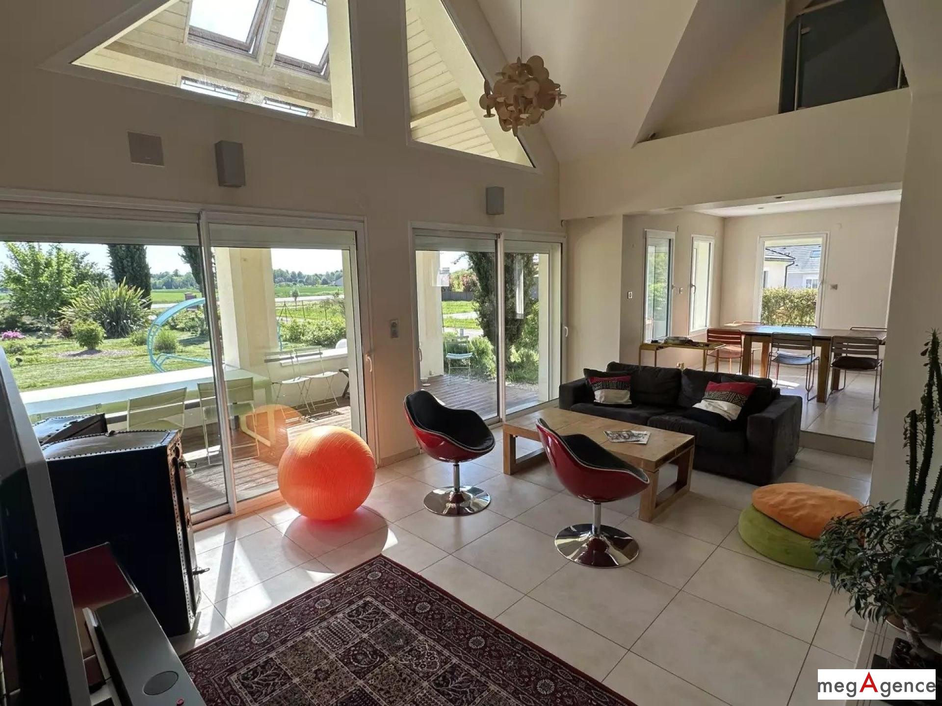 Miniature photo - 8 / 16