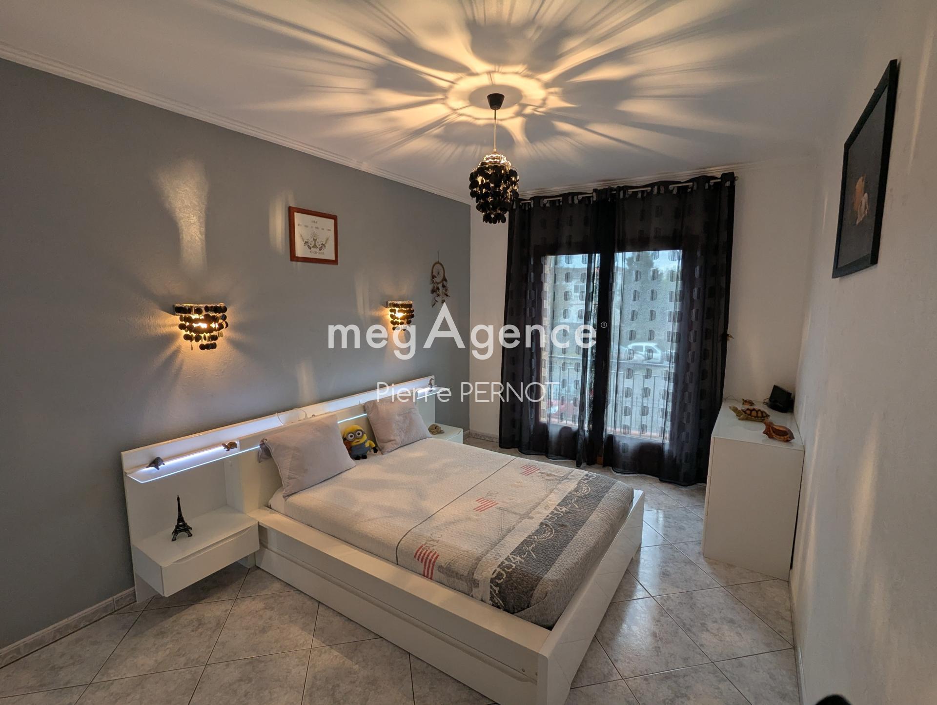 Miniature photo - 2 / 12