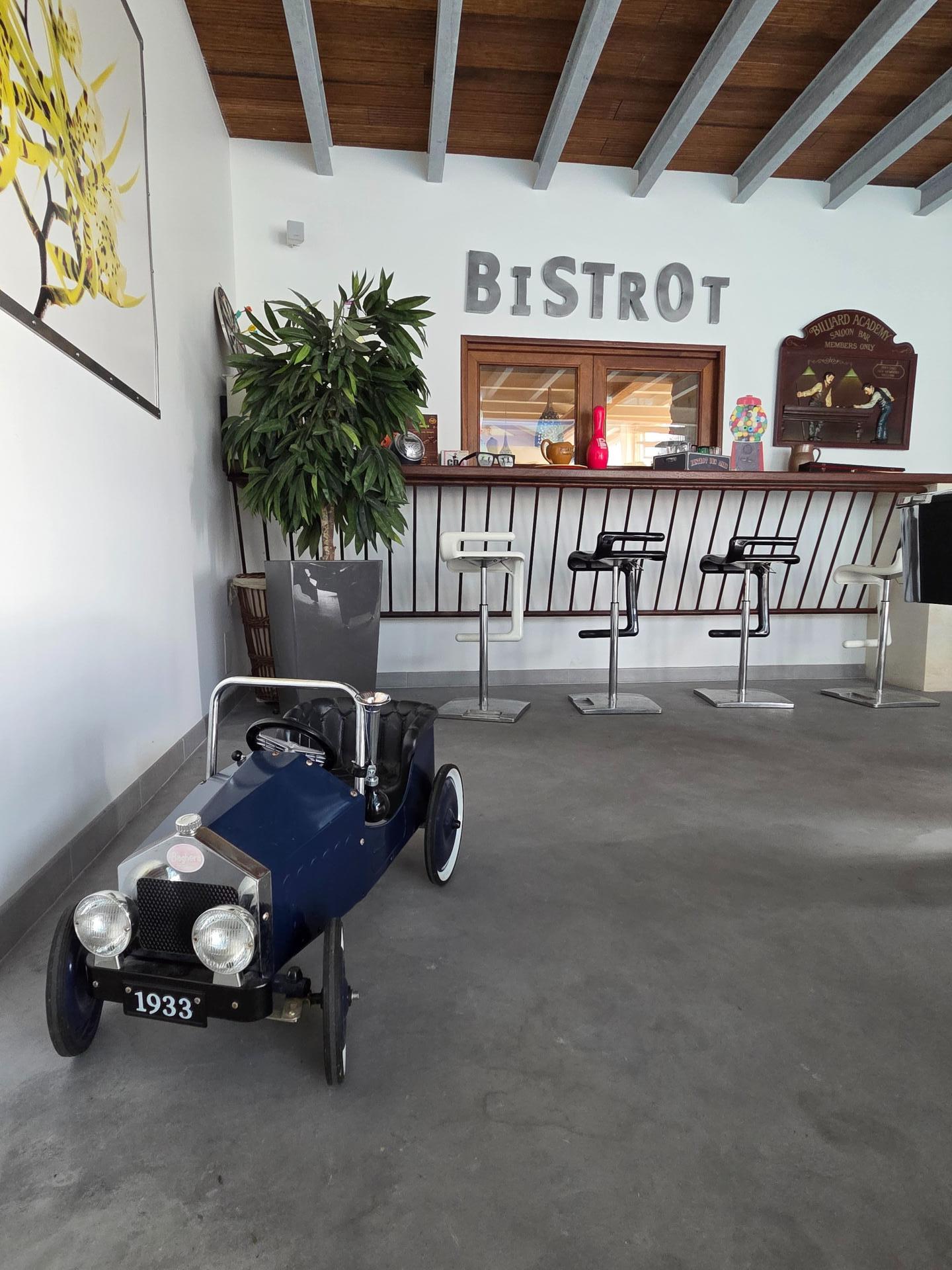 Miniature photo - 12 / 20