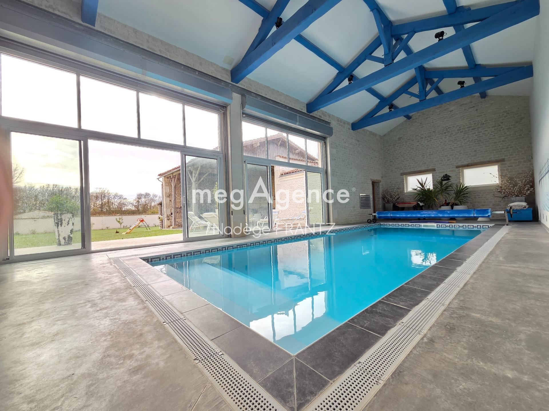 Miniature photo - 2 / 19