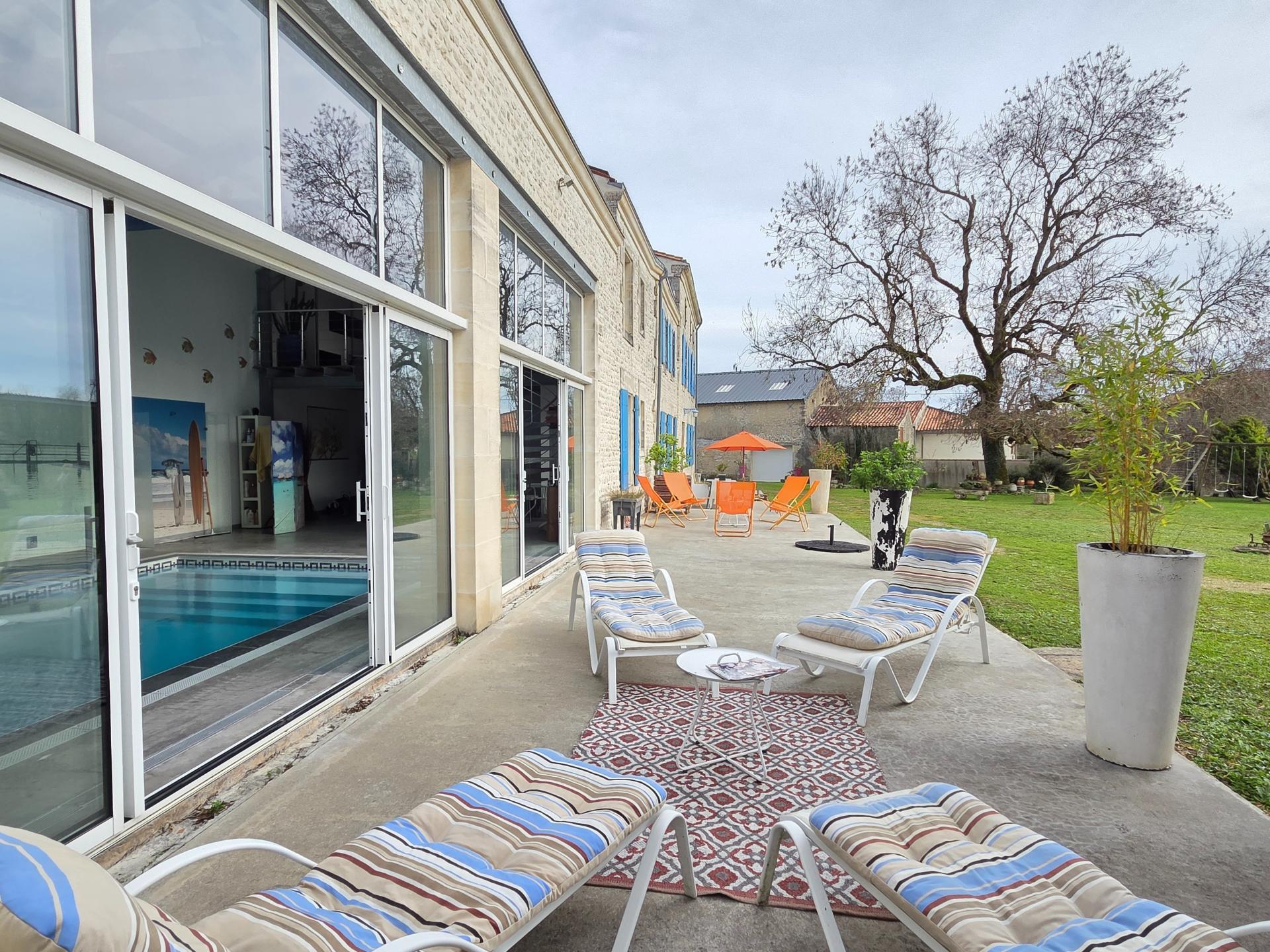 Miniature photo - 2 / 20