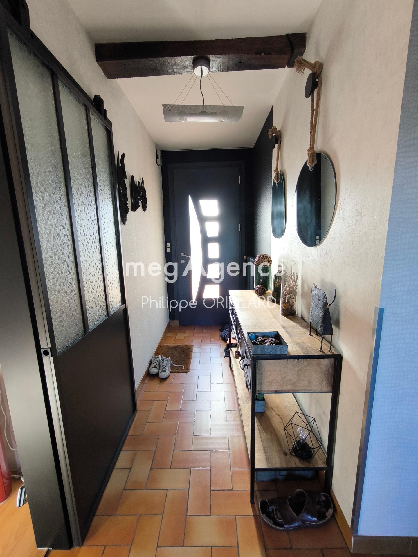 Miniature photo - 2 / 17