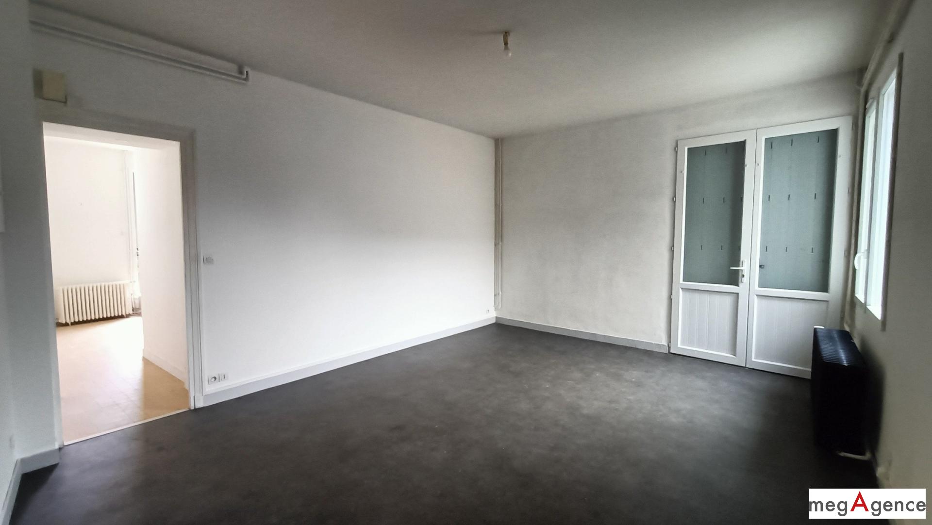 IMMEUBLE 10 LOGEMENTS - LASSAY LES CHATEAUX