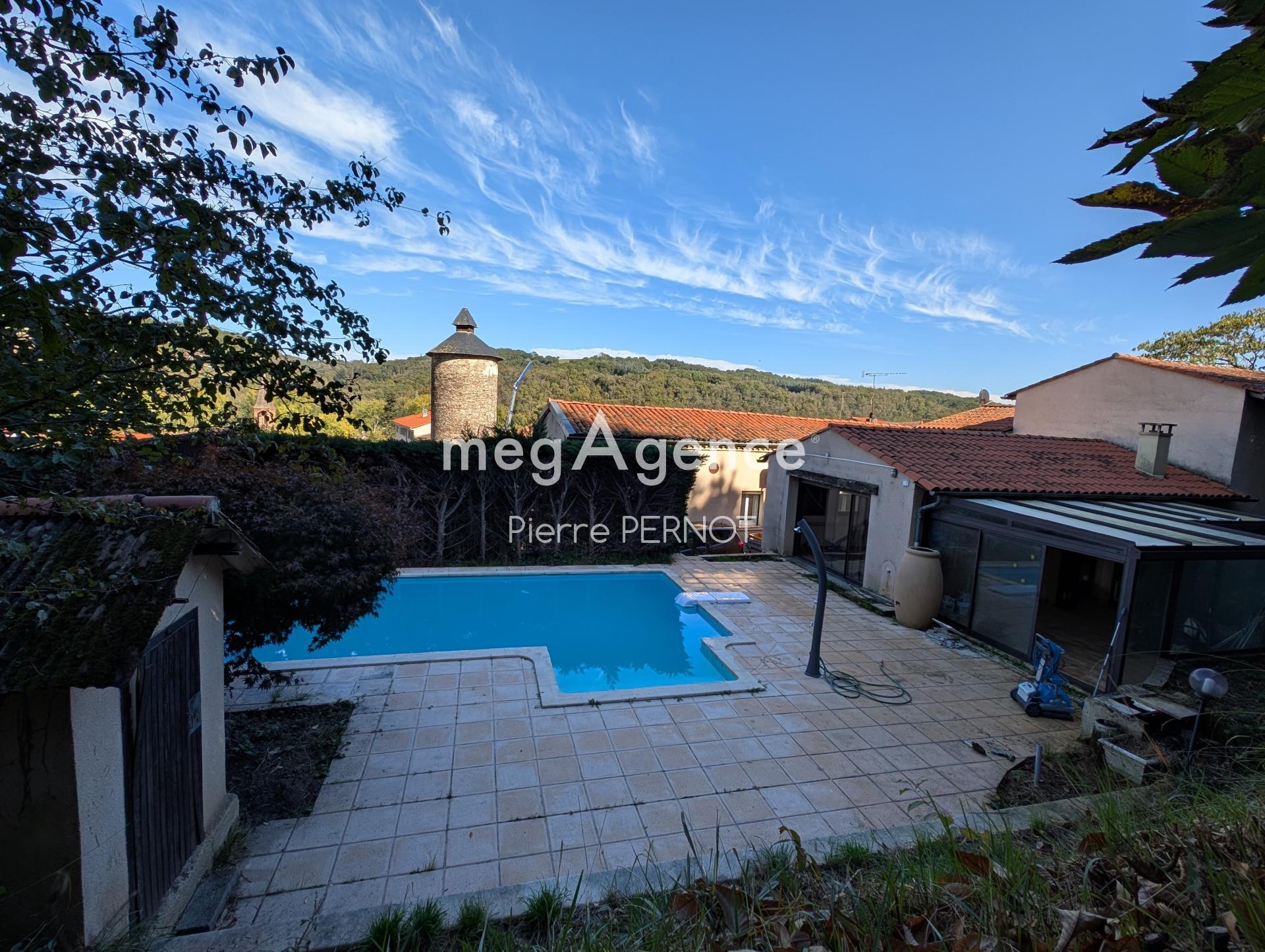 Maison 7 pièces 247 m² · à Ambialet · 247 m² · 275 000 €