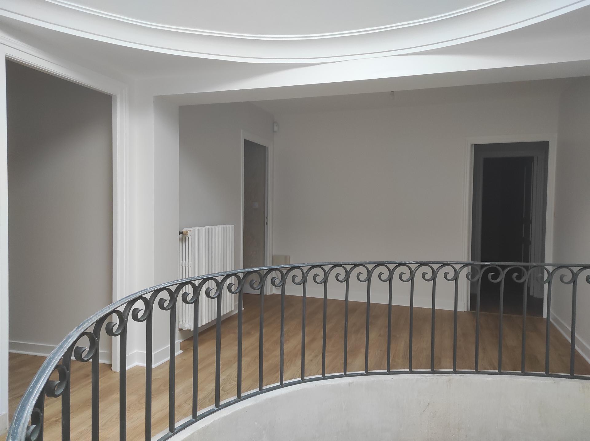 Miniature photo - 11 / 16