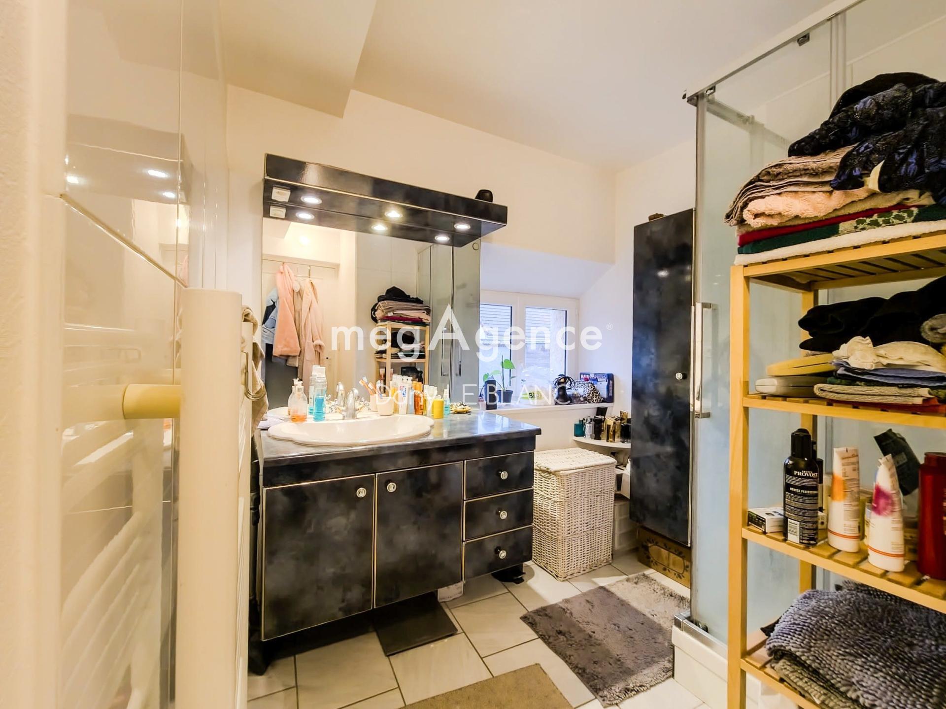 Miniature photo - 12 / 16