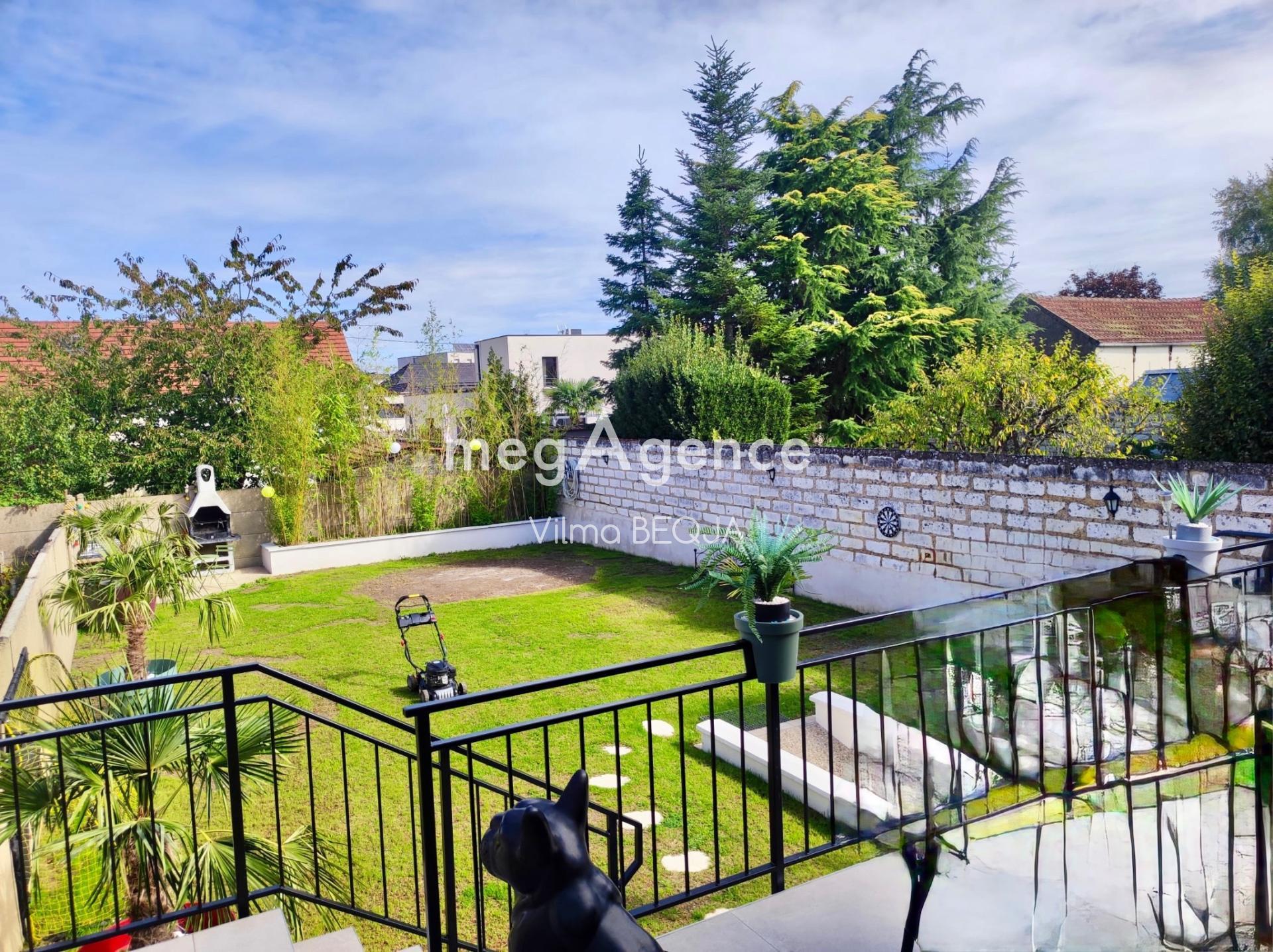 Miniature photo - 2 / 18