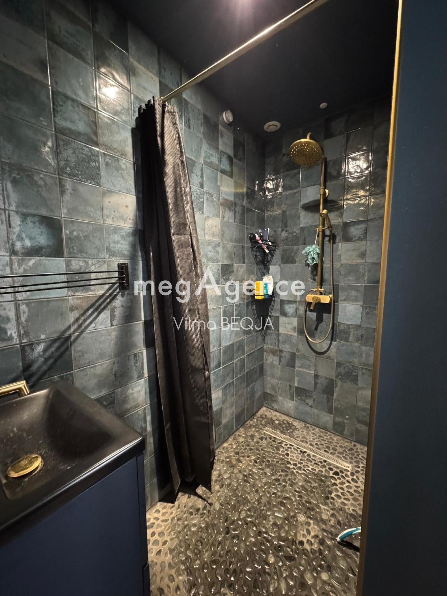 Miniature photo - 12 / 18