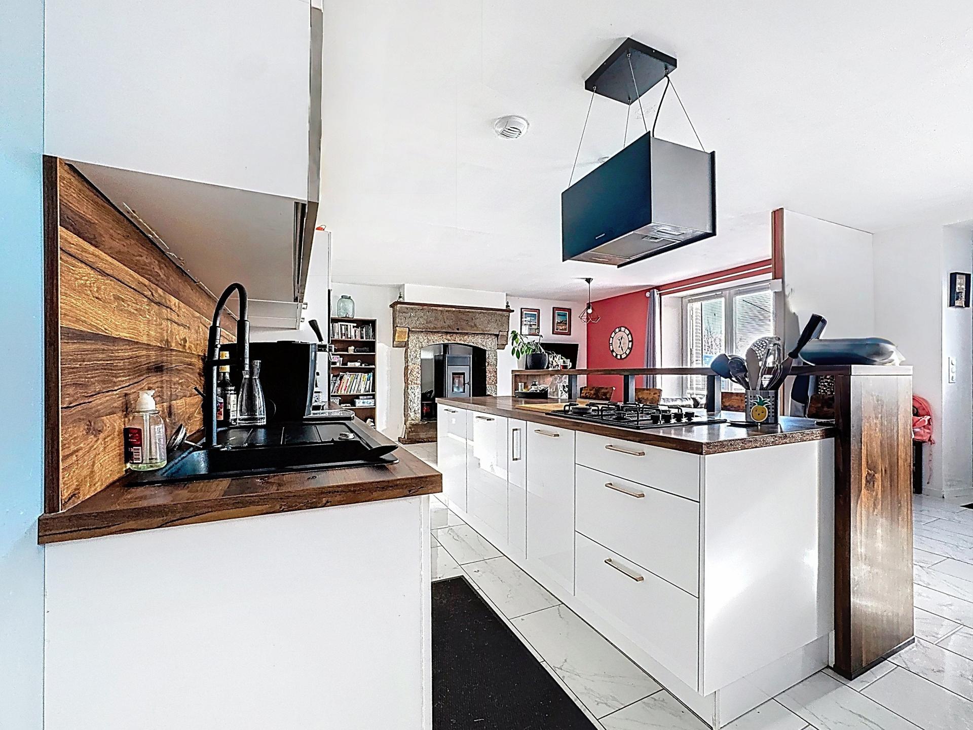 Miniature photo - 2 / 17