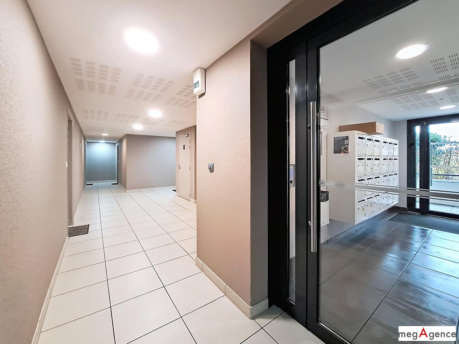 Miniature photo - 8 / 10