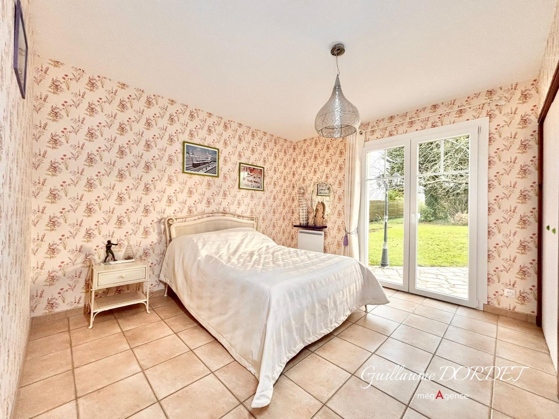 Miniature photo - 11 / 16