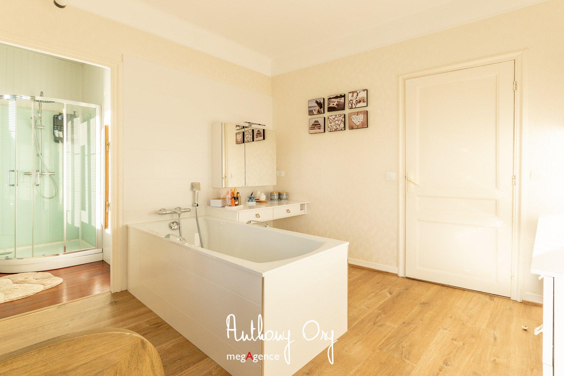 Miniature photo - 15 / 20