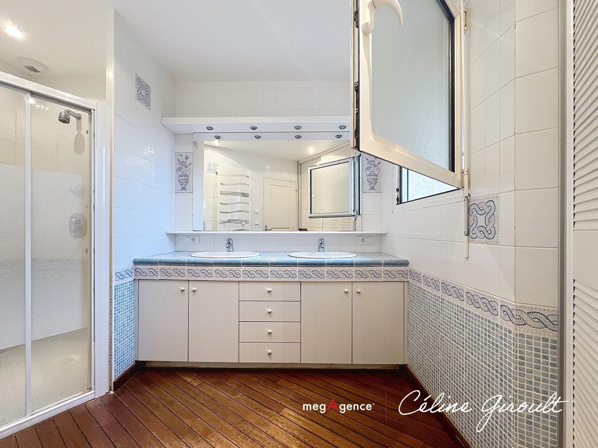 Miniature photo - 5 / 13