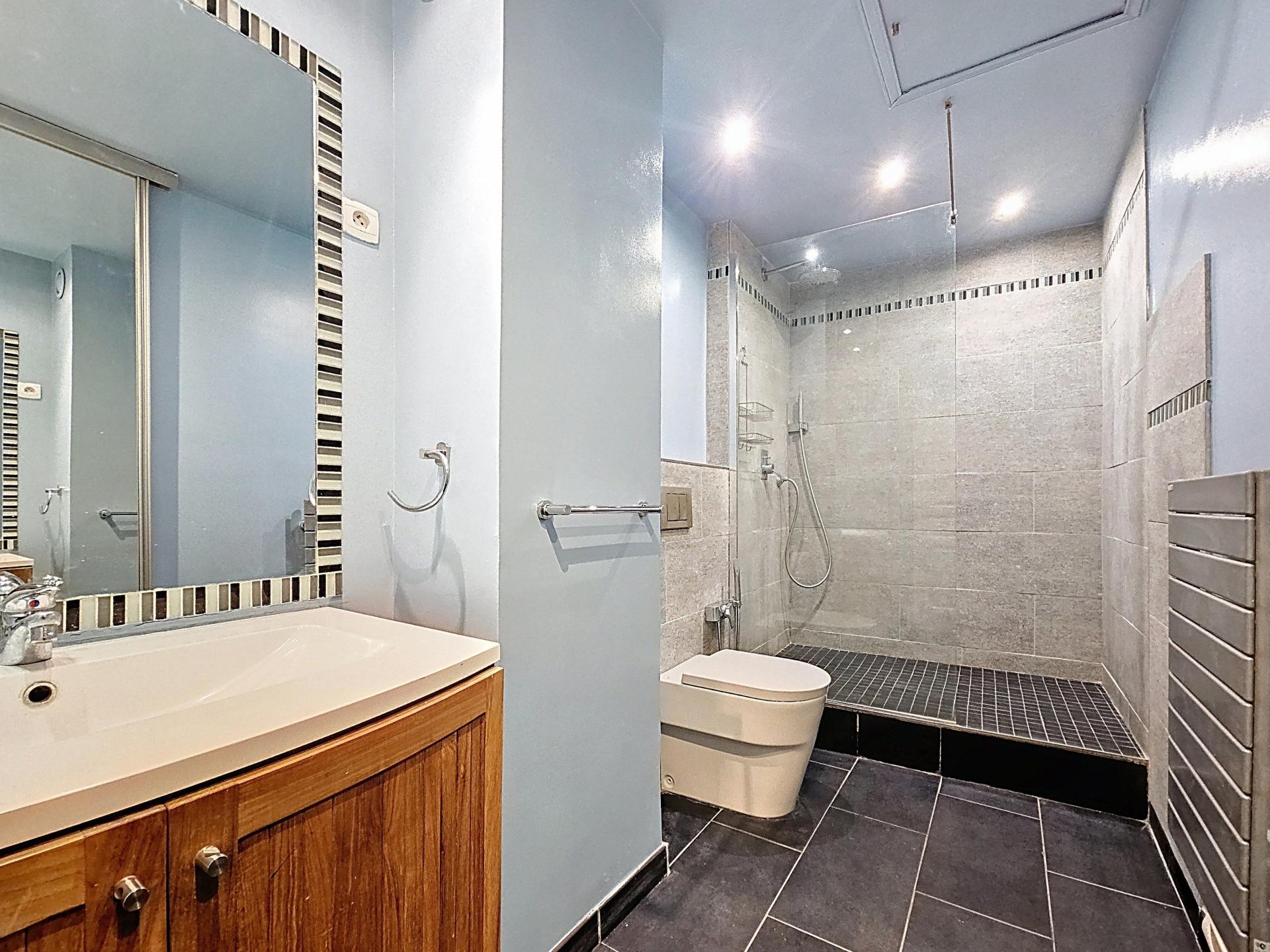 Miniature photo - 7 / 9