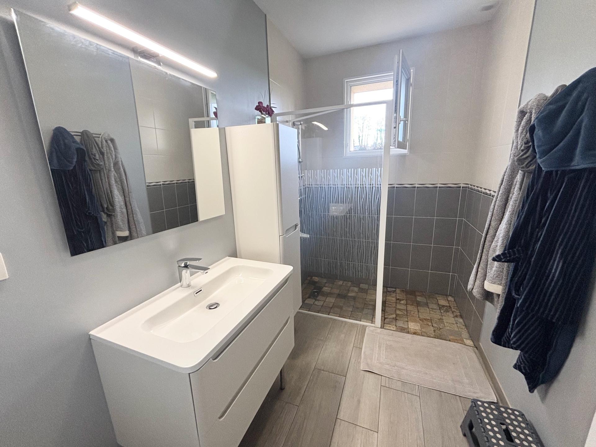 Miniature photo - 9 / 16