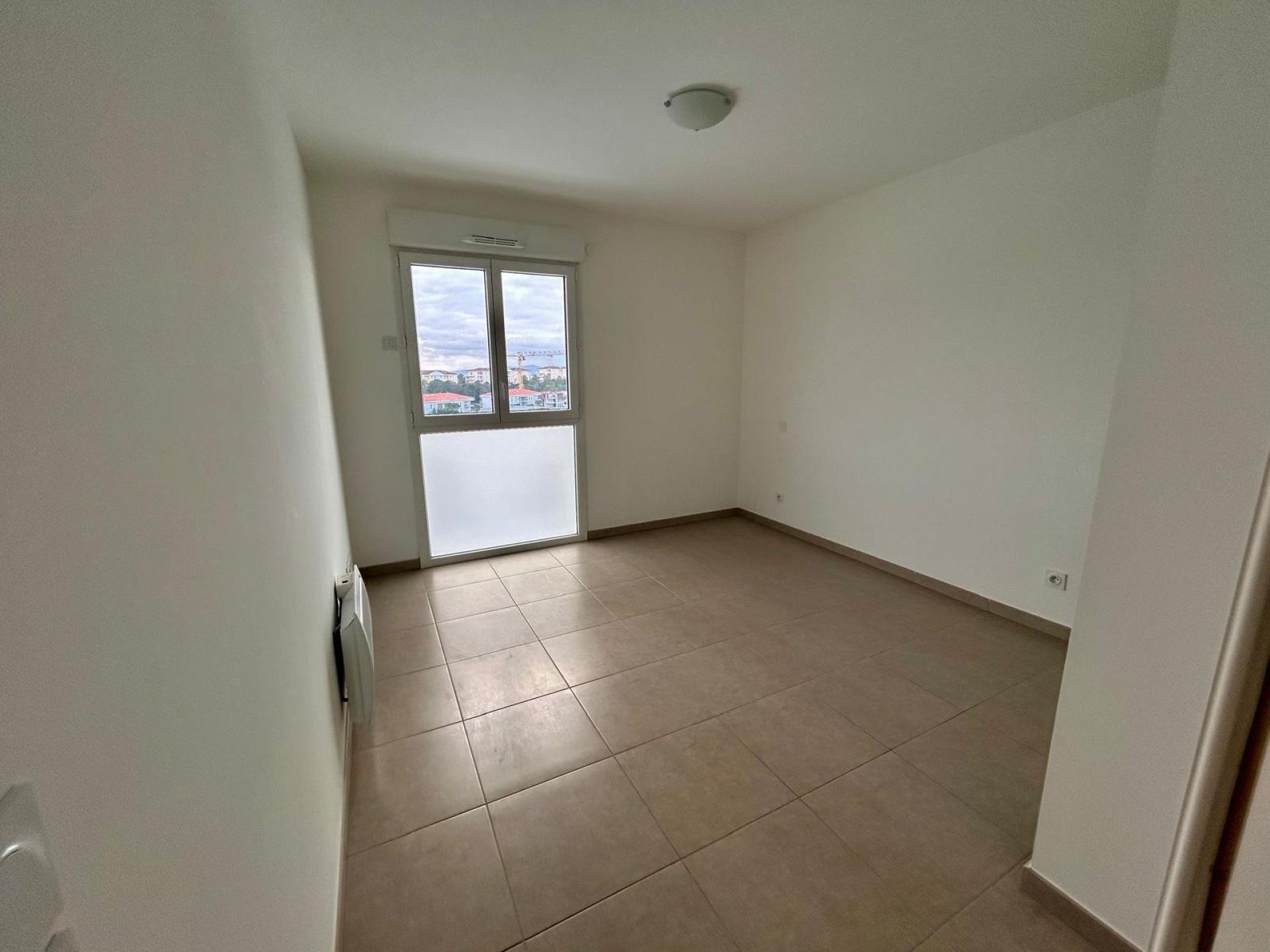 Miniature photo - 4 / 6