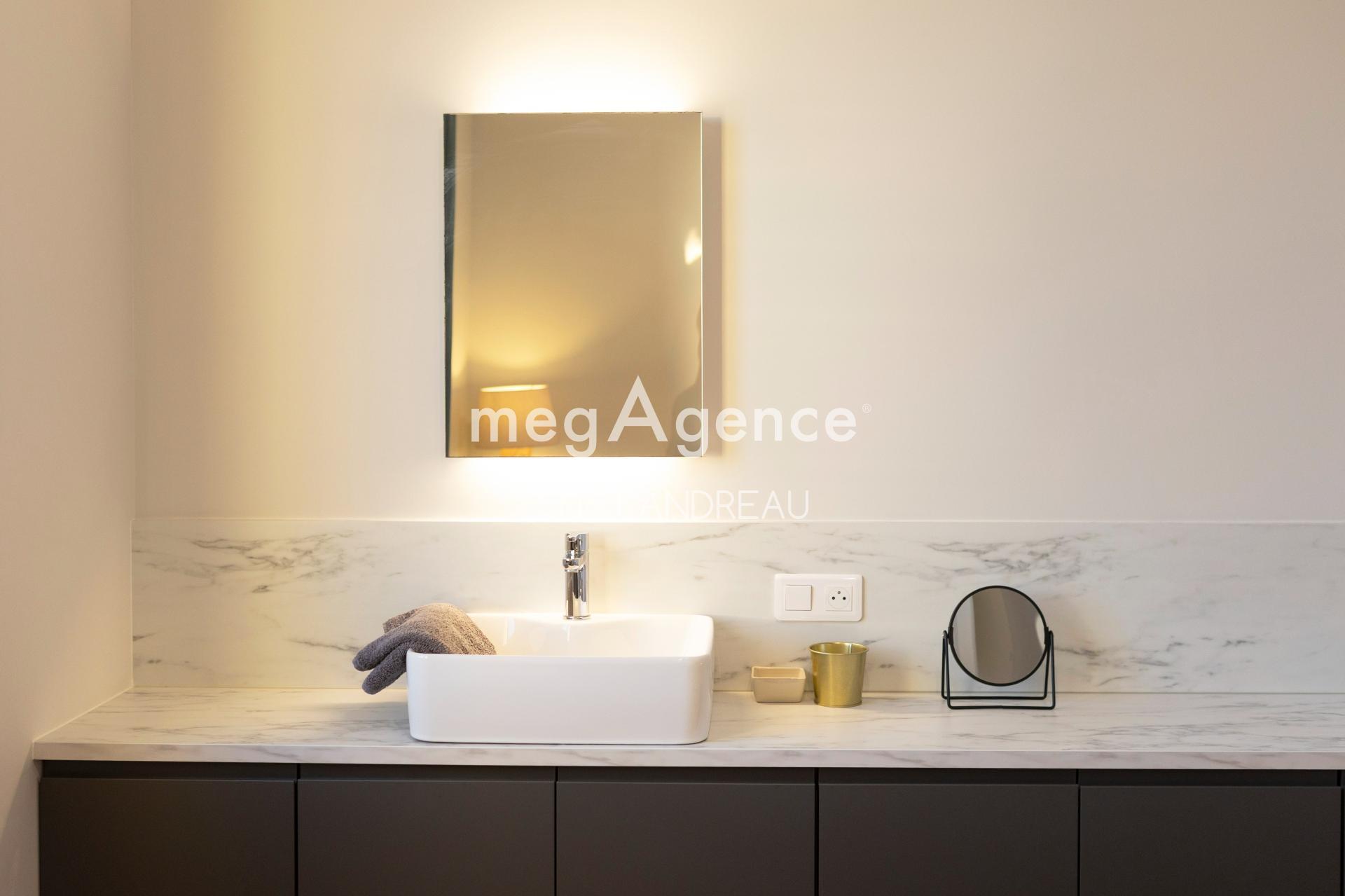 Miniature photo - 12 / 20