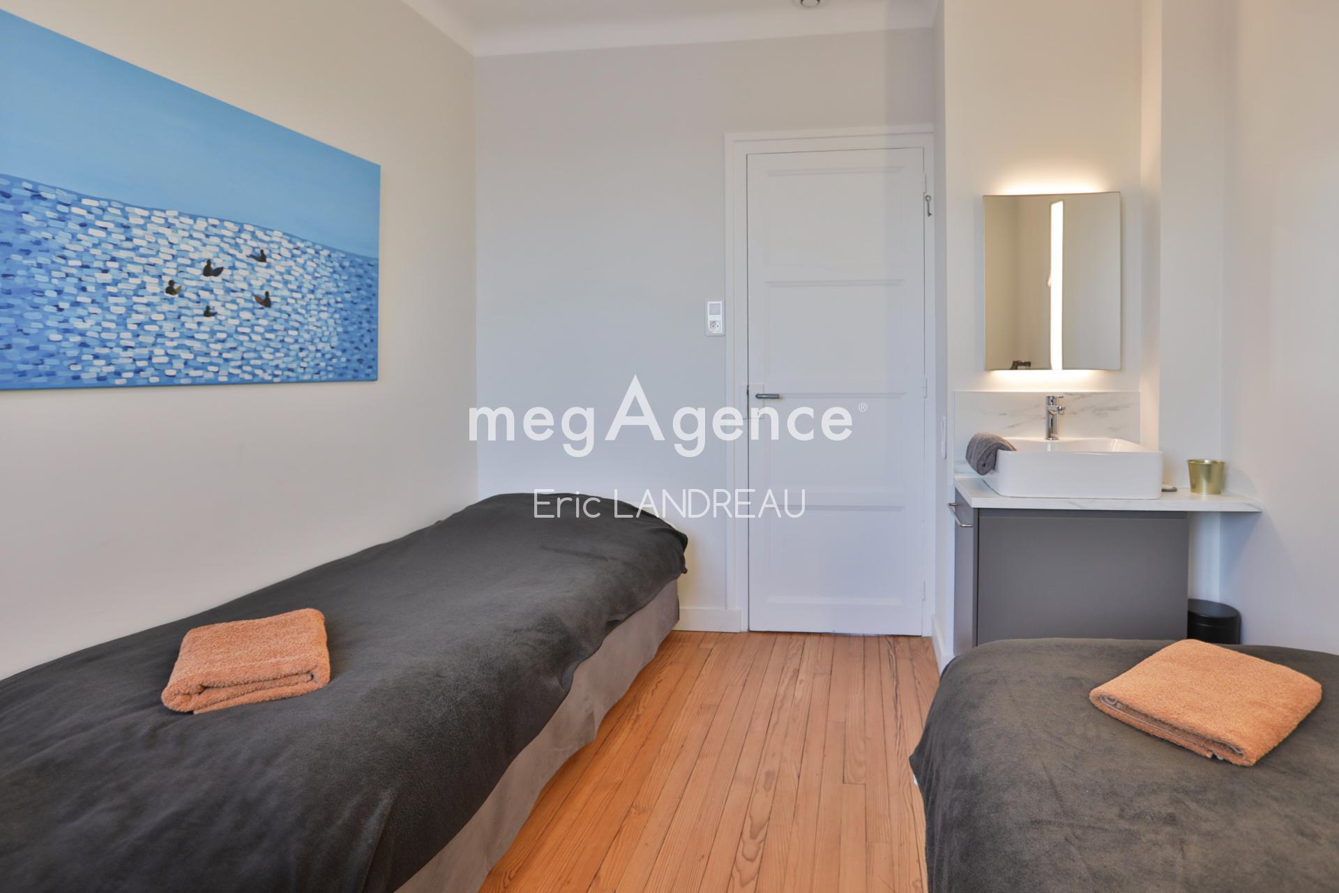 Miniature photo - 10 / 20