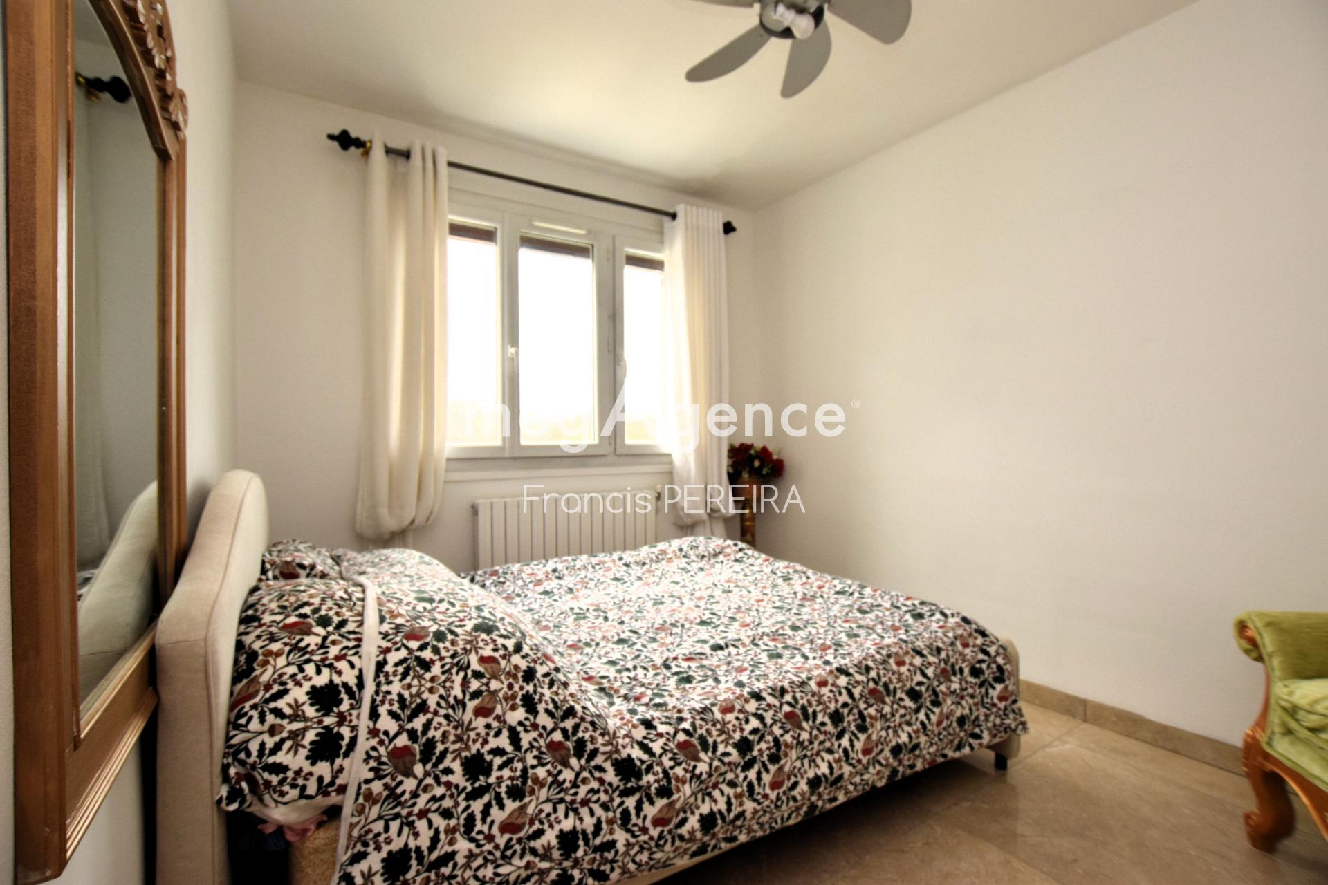 Miniature photo - 9 / 16