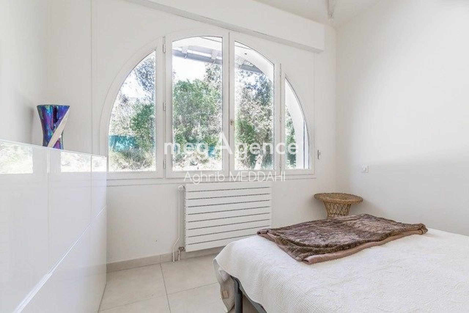 Miniature photo - 12 / 12